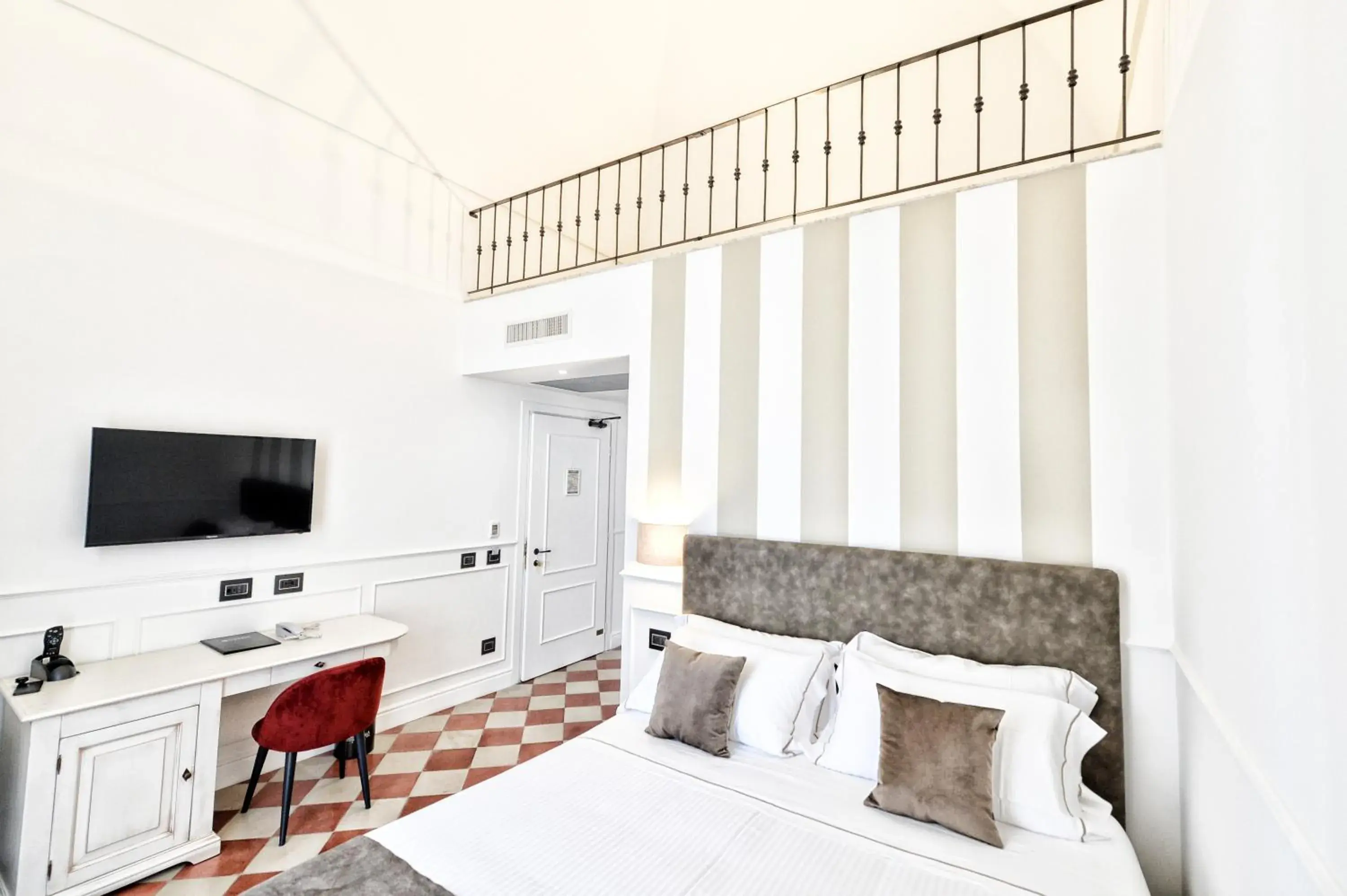 Queen Room - Disability Access in Casa Isabella Exclusive Hotel Queen Room - Disability Access in Casa Isabella Exclusive Hotel