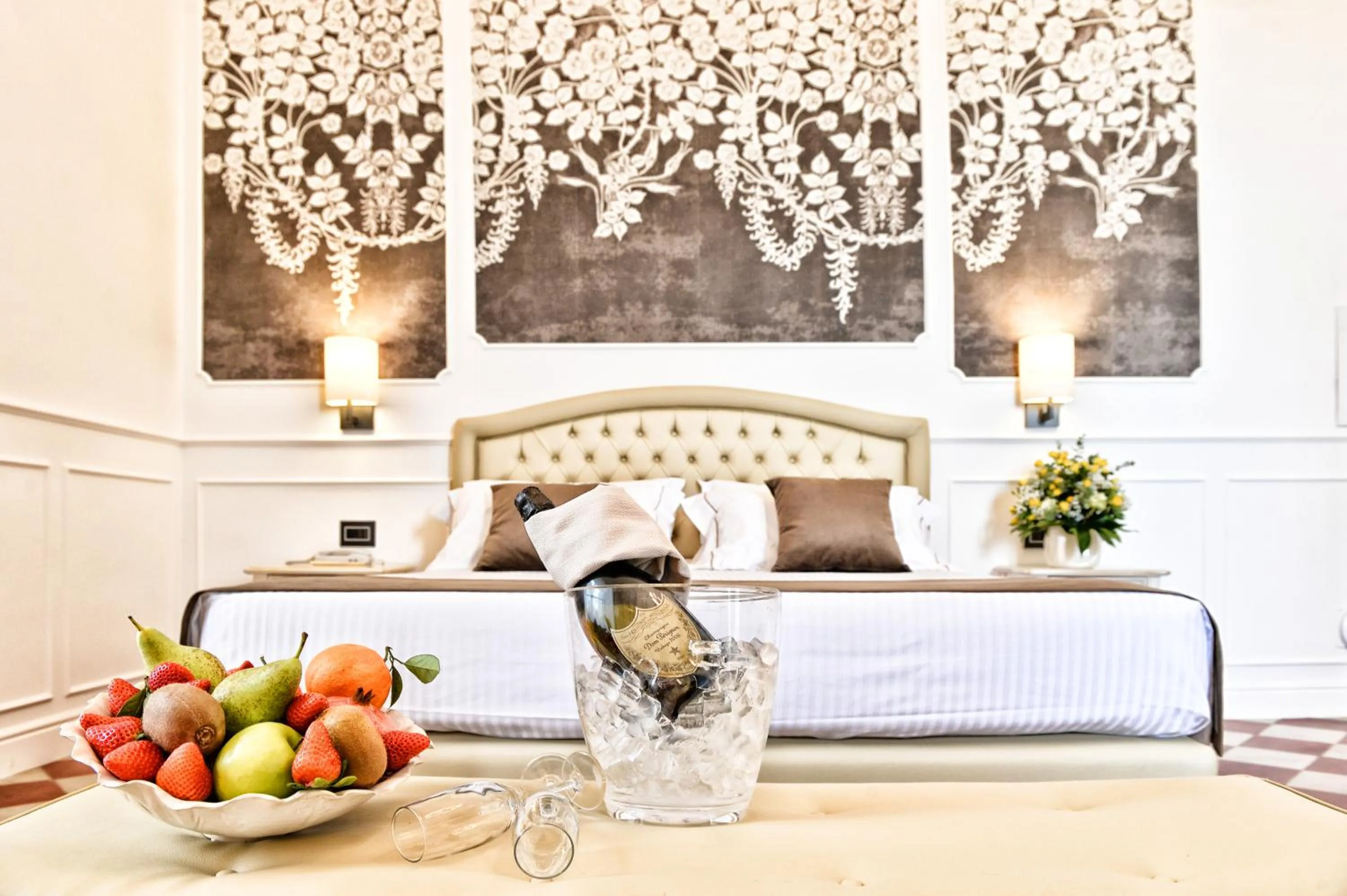 Bed in Casa Isabella Exclusive Hotel