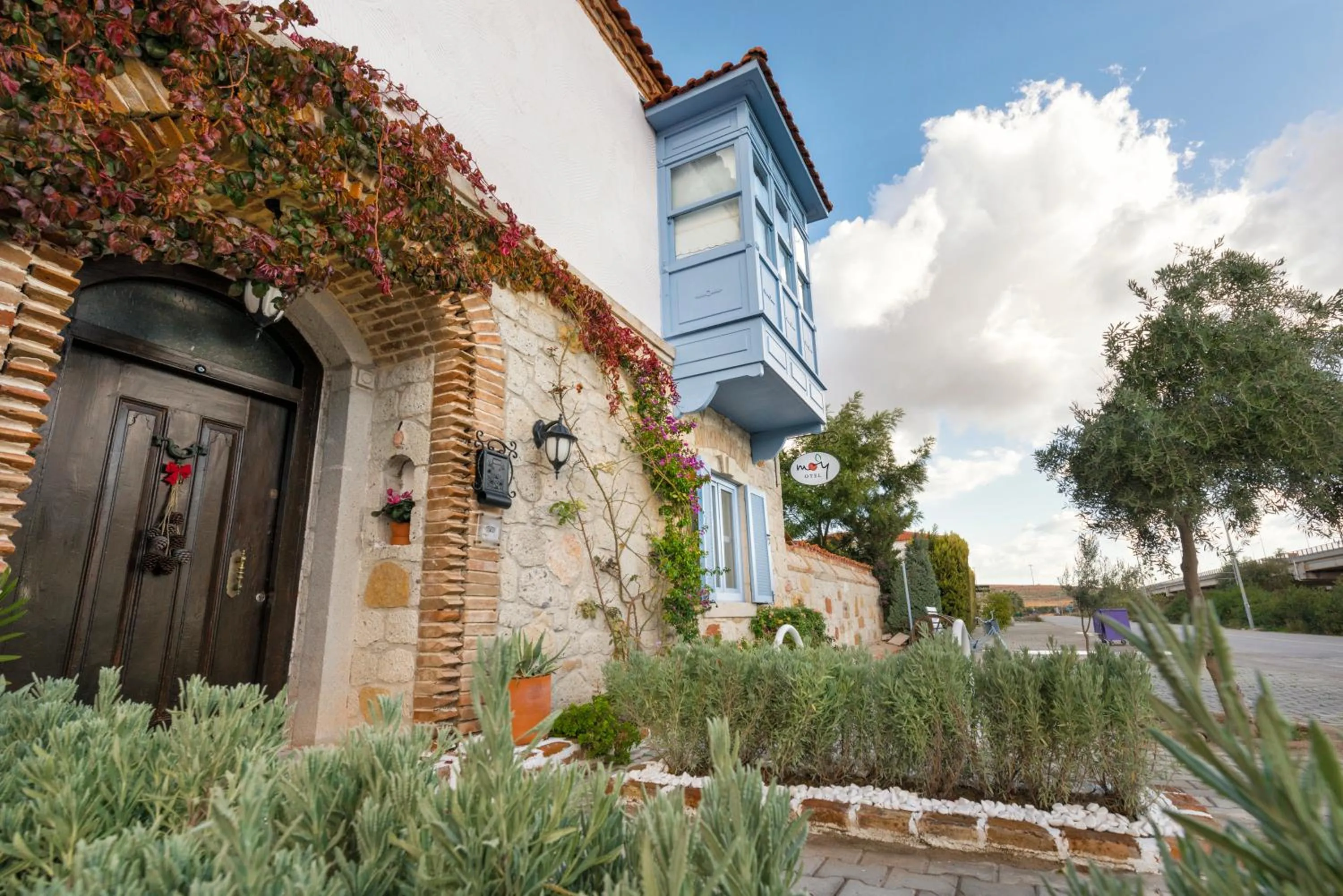 Property building in Moy Hotel