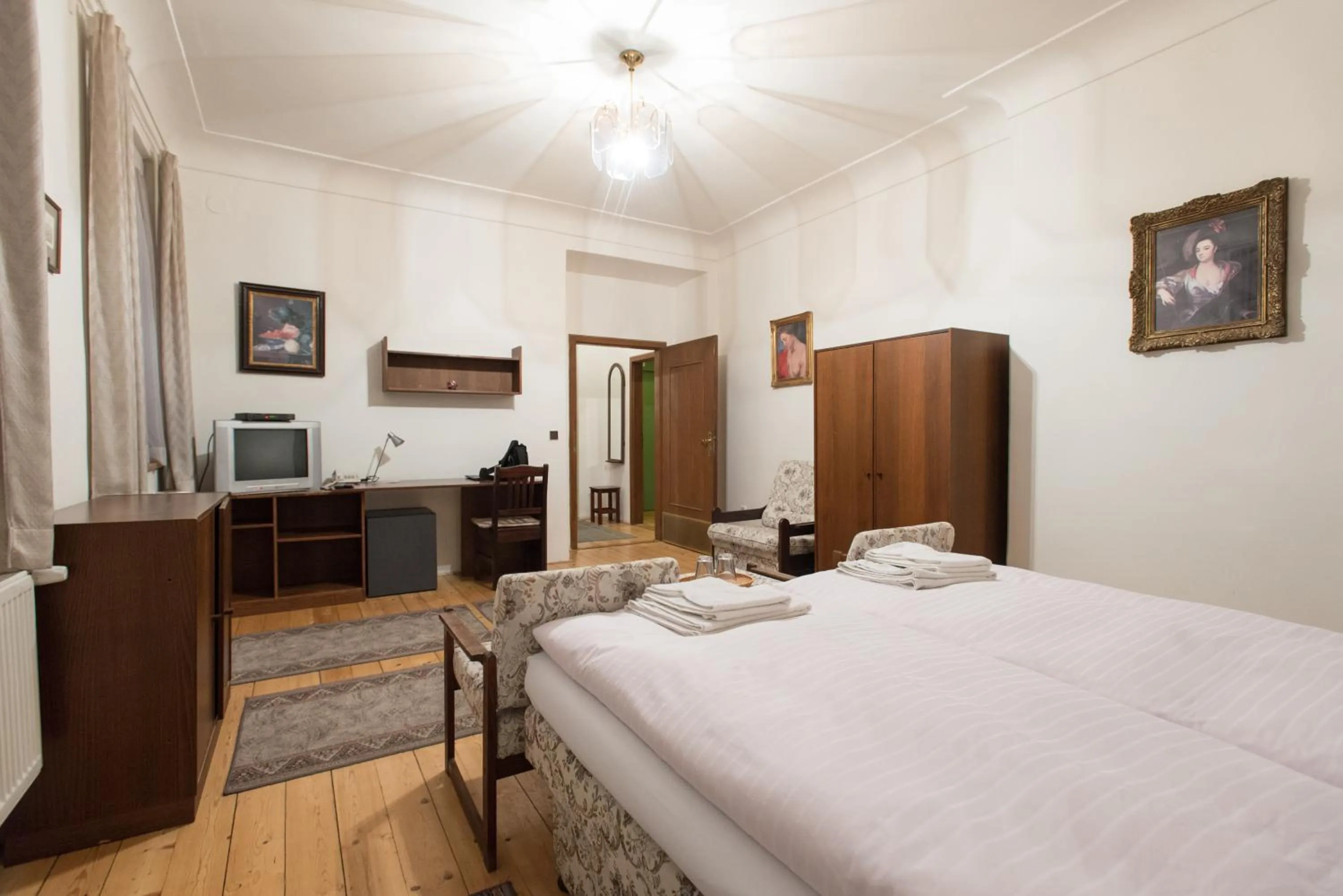 Photo of the whole room, Bed in Pension Dientzenhofer