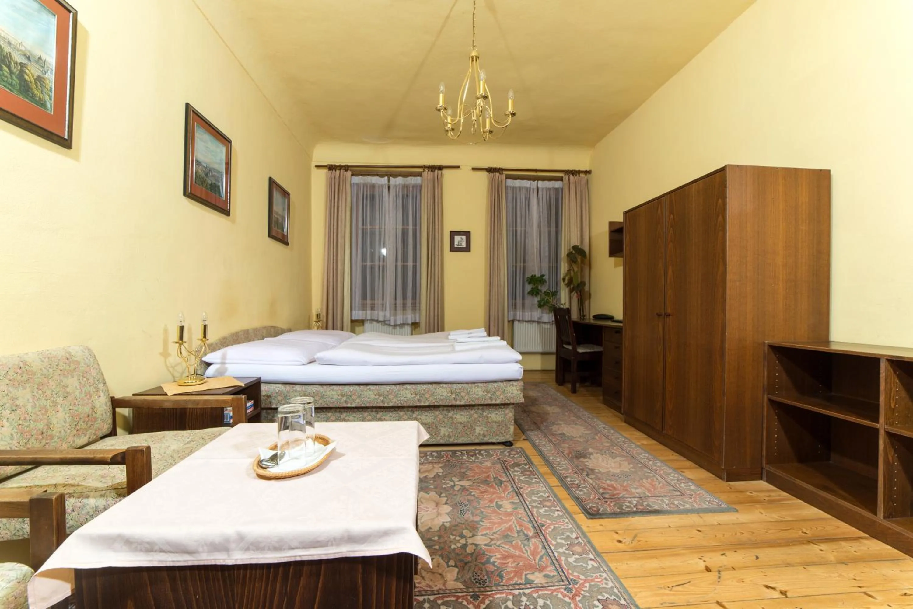 Photo of the whole room, Bed in Pension Dientzenhofer
