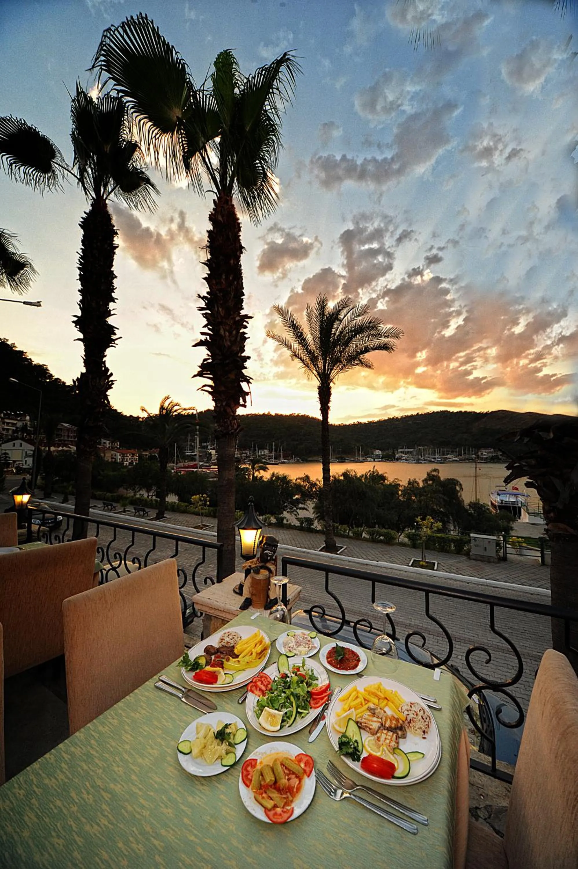 Restaurant/places to eat in Hotel Villa Daffodil