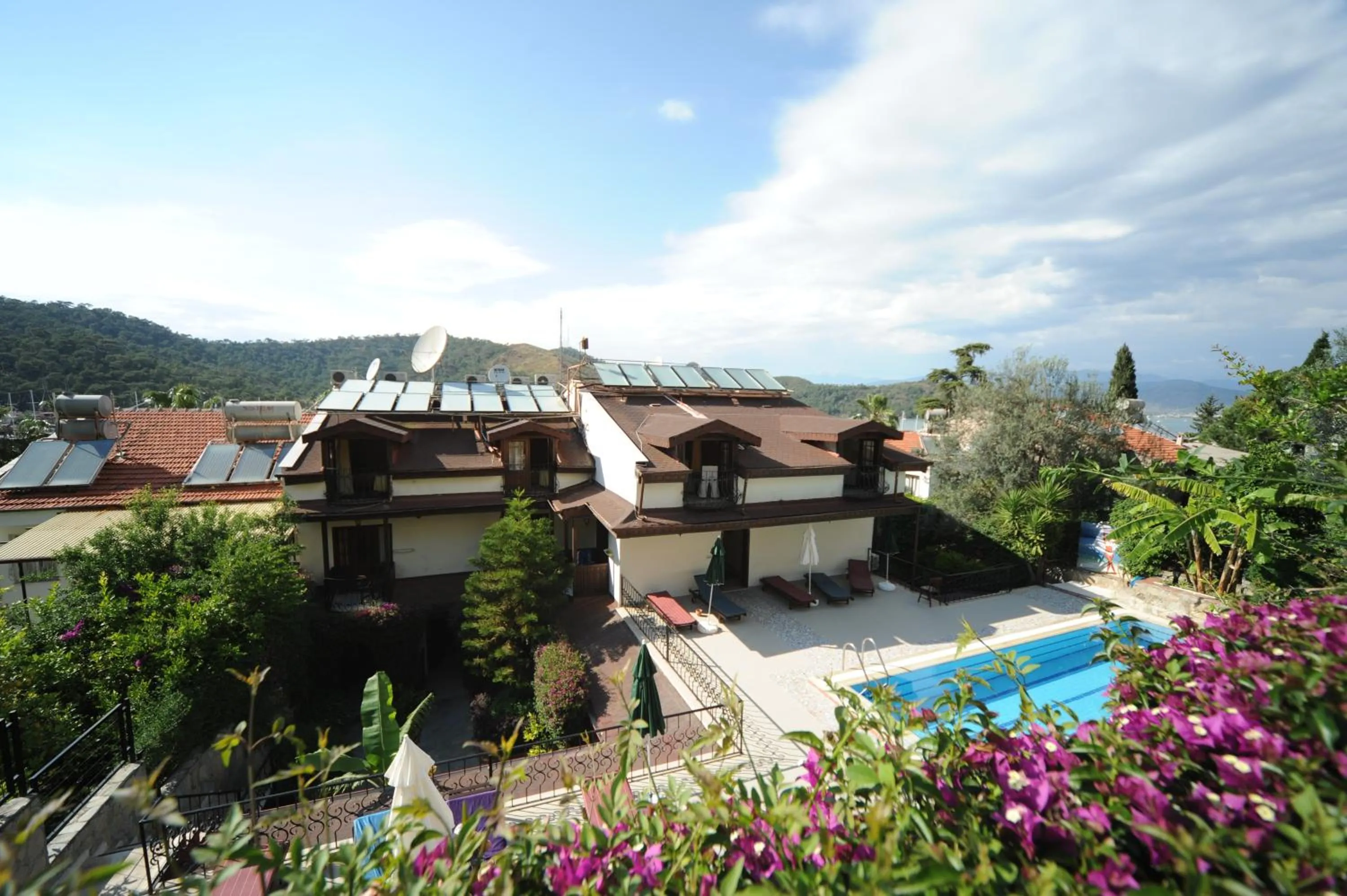 Property building in Hotel Villa Daffodil