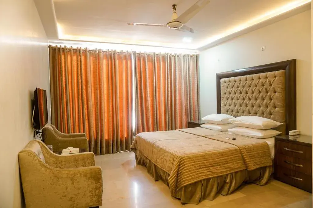 Budget Double Room in City View Hotel & Restaurant Budget Double Room in City View Hotel & Restaurant