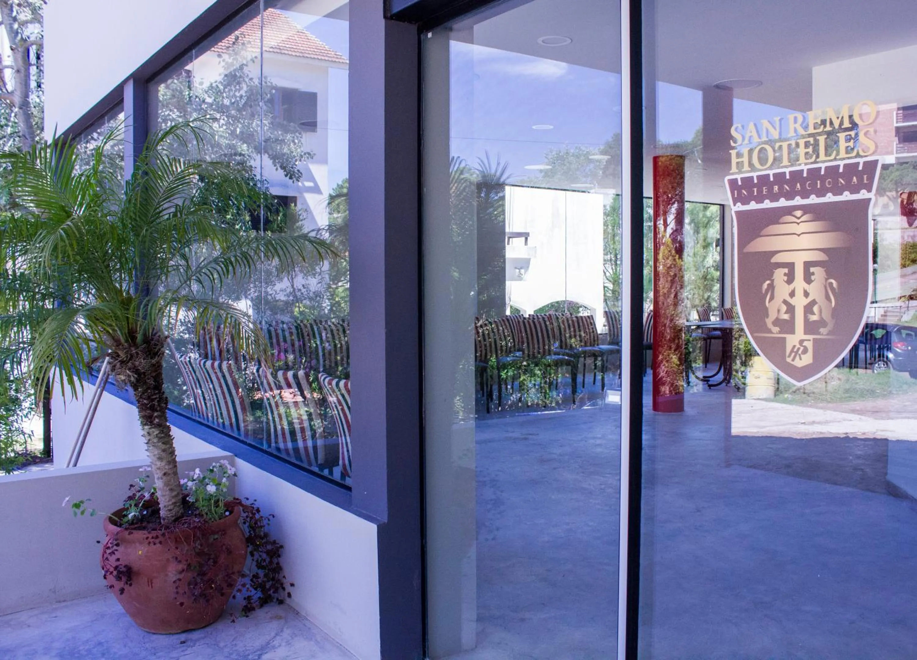 Facade/entrance in San Remo Viking Hotel