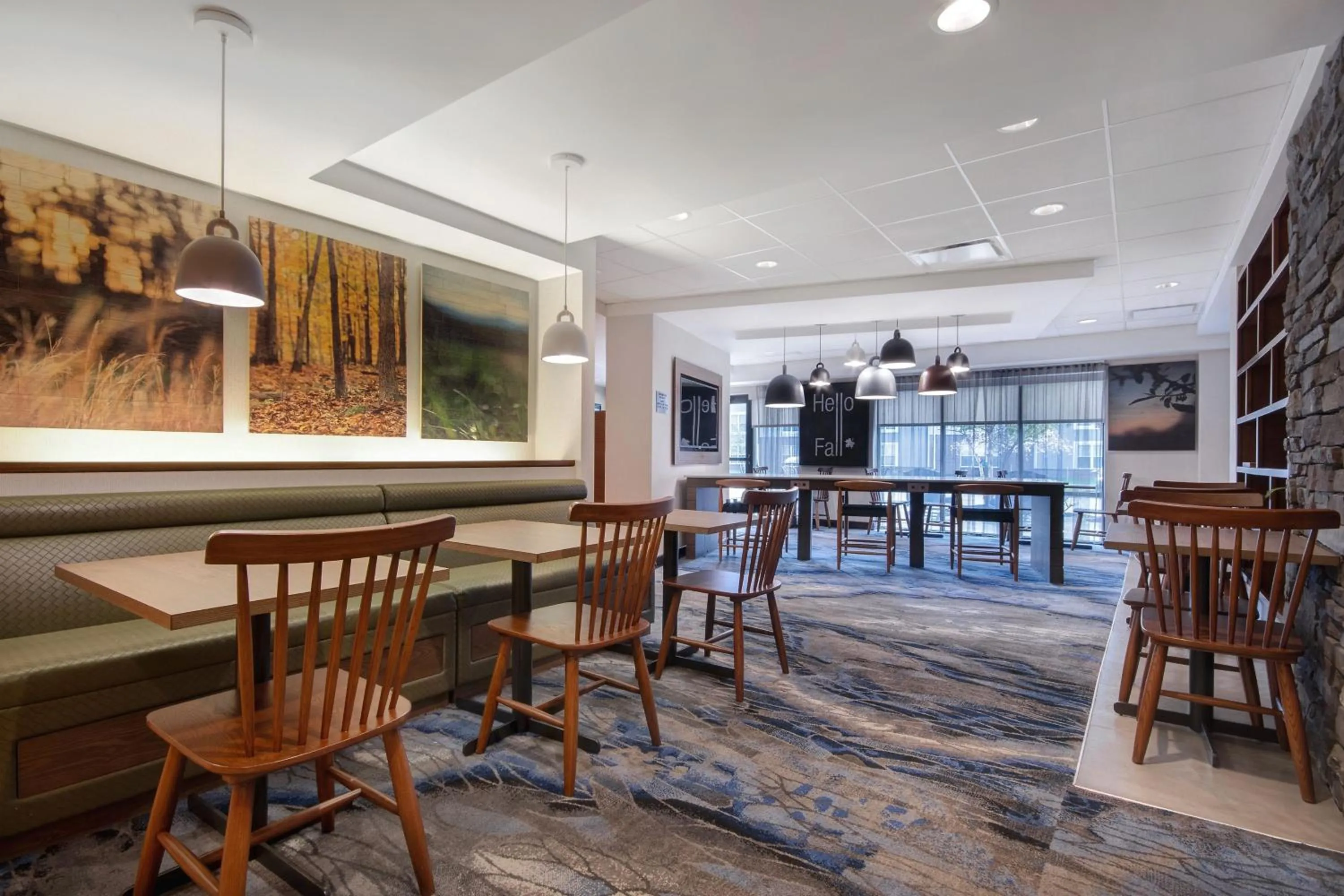 Breakfast in Fairfield Inn and Suites by Marriott Rochester West/Greece