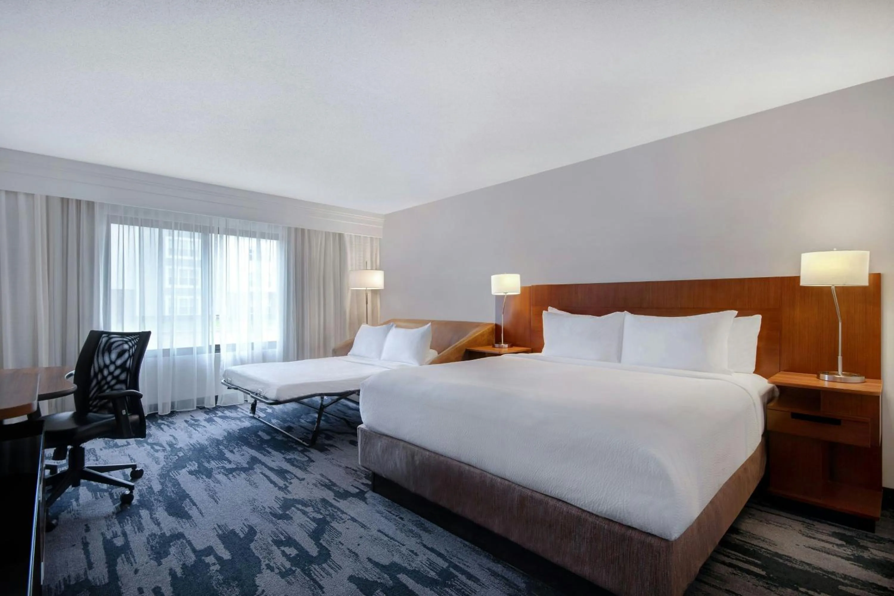 Photo of the whole room, Bed in Fairfield Inn and Suites by Marriott Rochester West/Greece