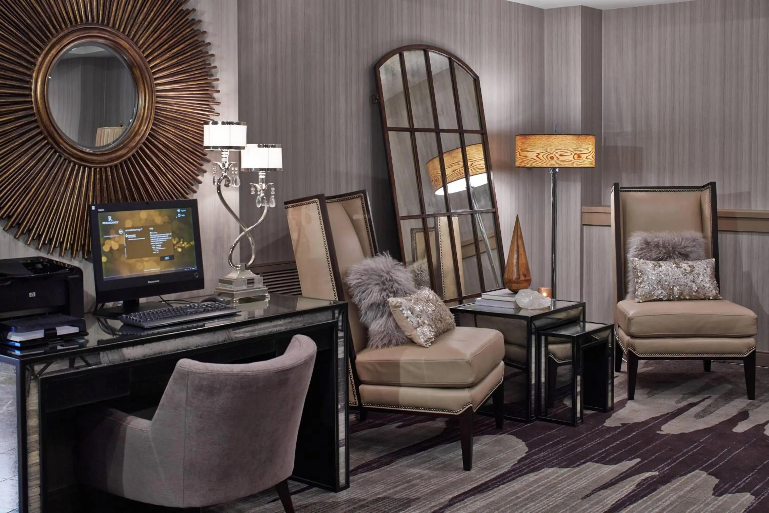 Lounge or bar in The Del Monte Lodge Renaissance Rochester Hotel & Spa