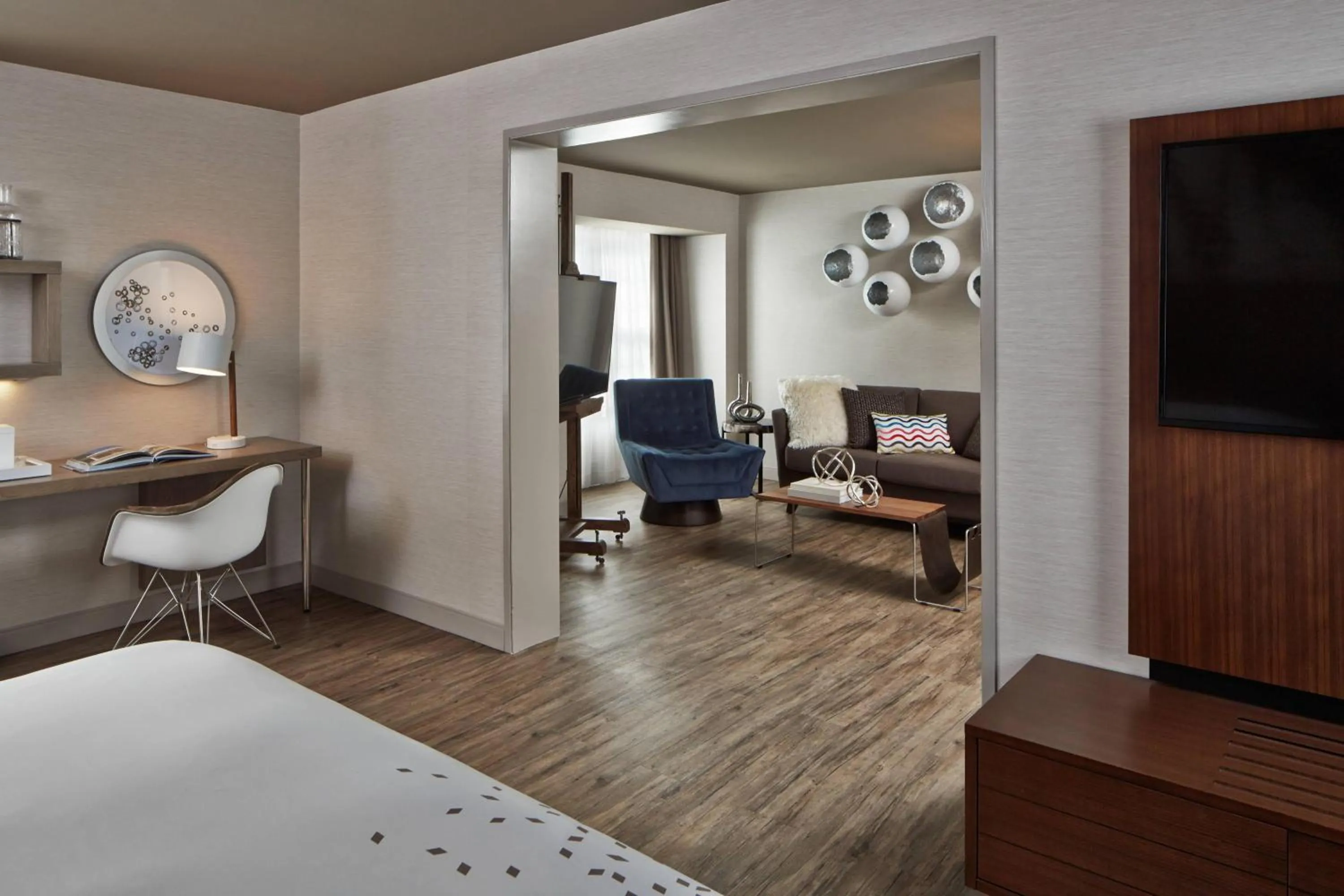 Beach, Bed in The Del Monte Lodge Renaissance Rochester Hotel & Spa