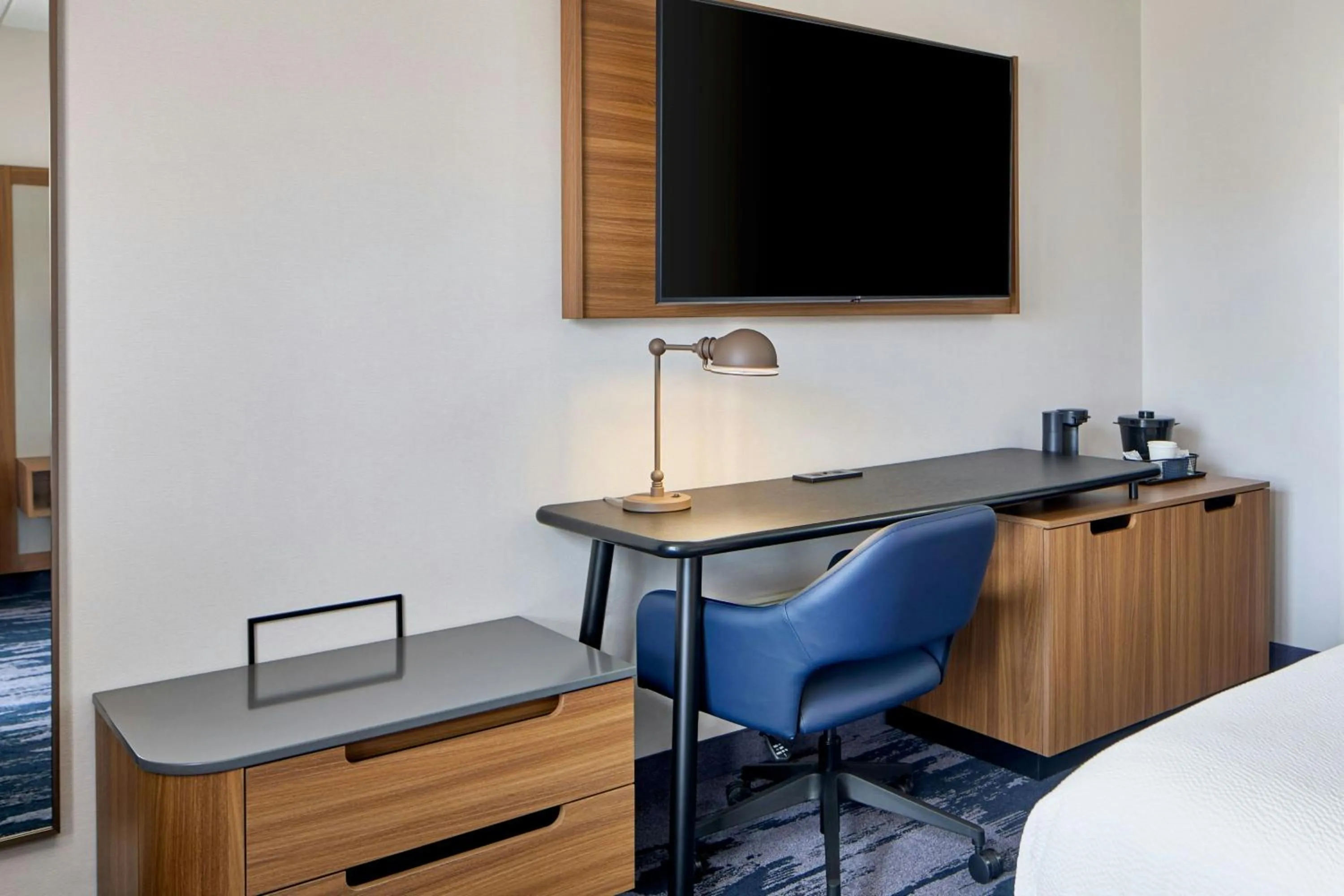 Photo of the whole room, Bed in Fairfield Inn by Marriott Rochester East