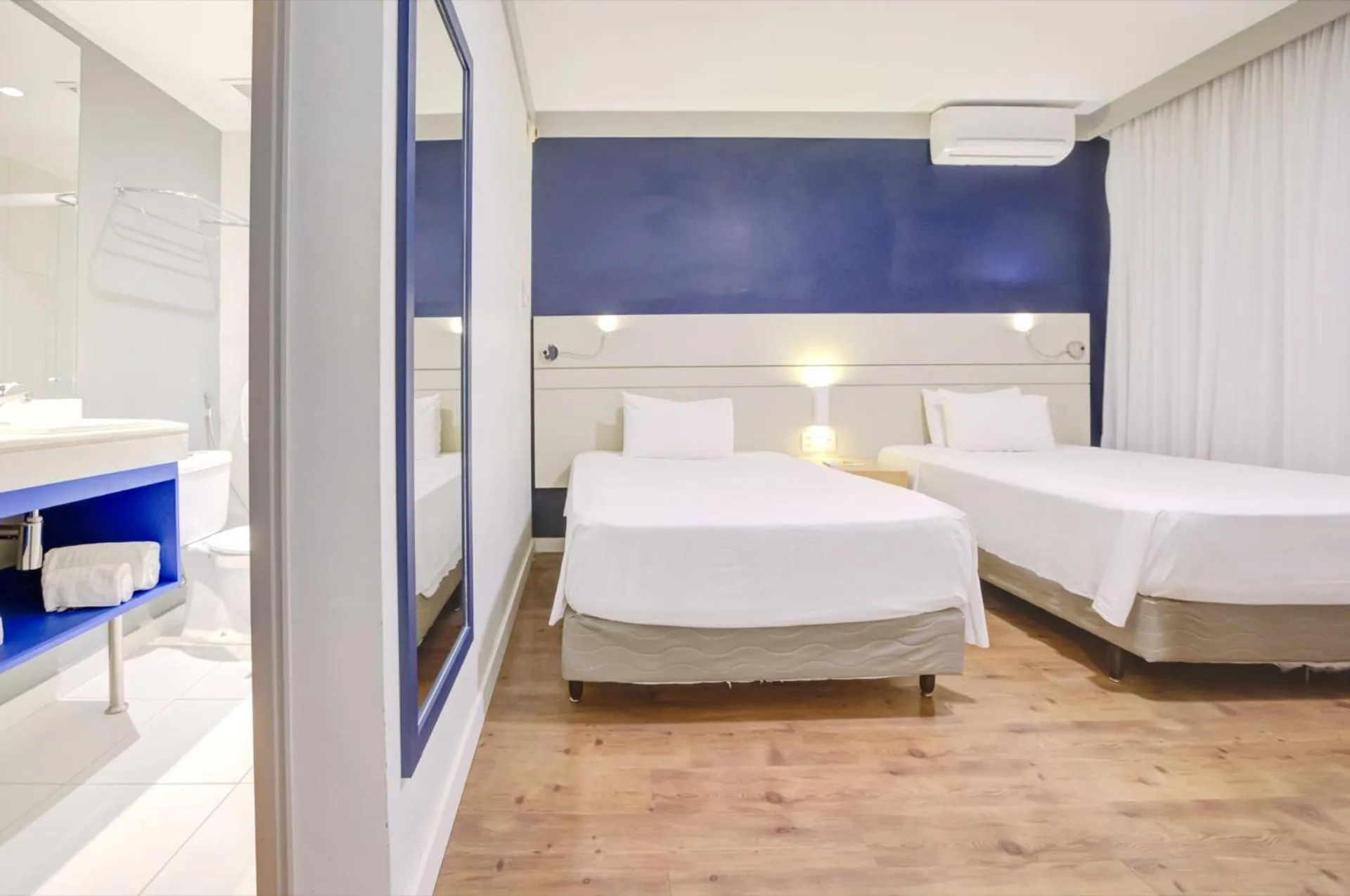 Bathroom, Bed in Quality Faria Lima