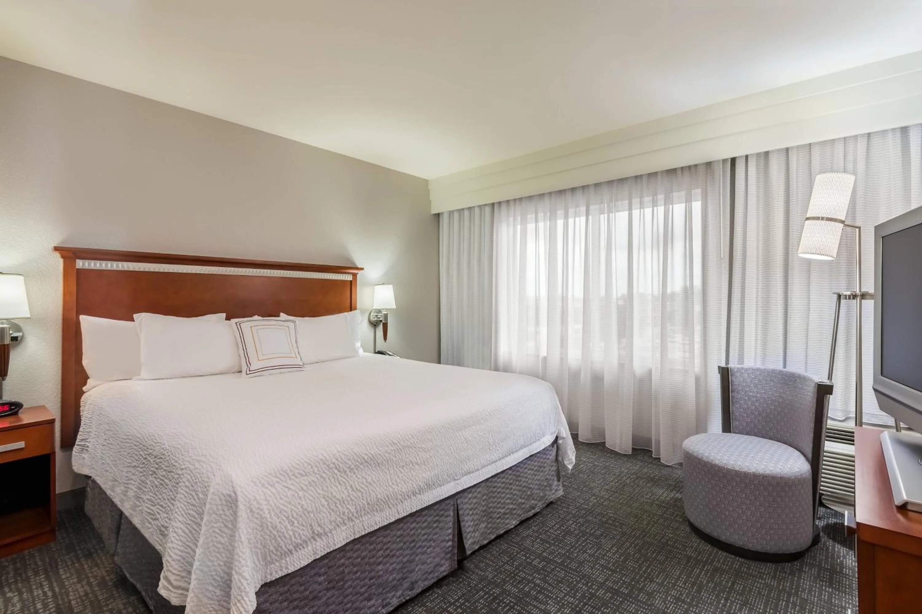 Bedroom, Bed in Courtyard Fort Myers at I-75 and Gulf Coast Town Center