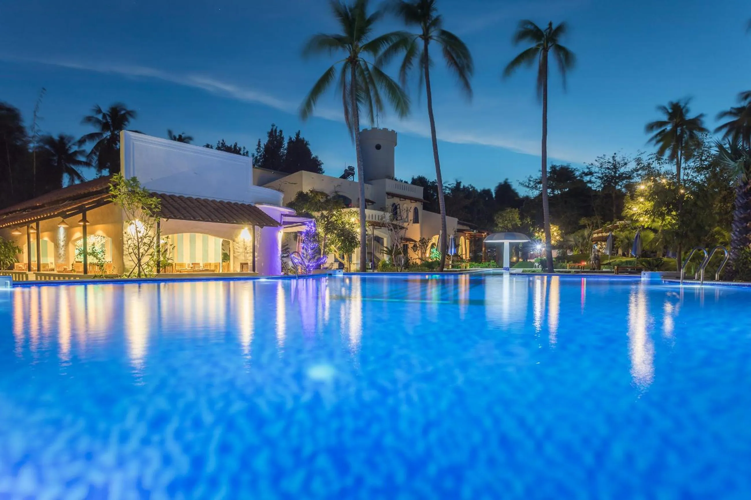 Swimming pool in Isabella Resort