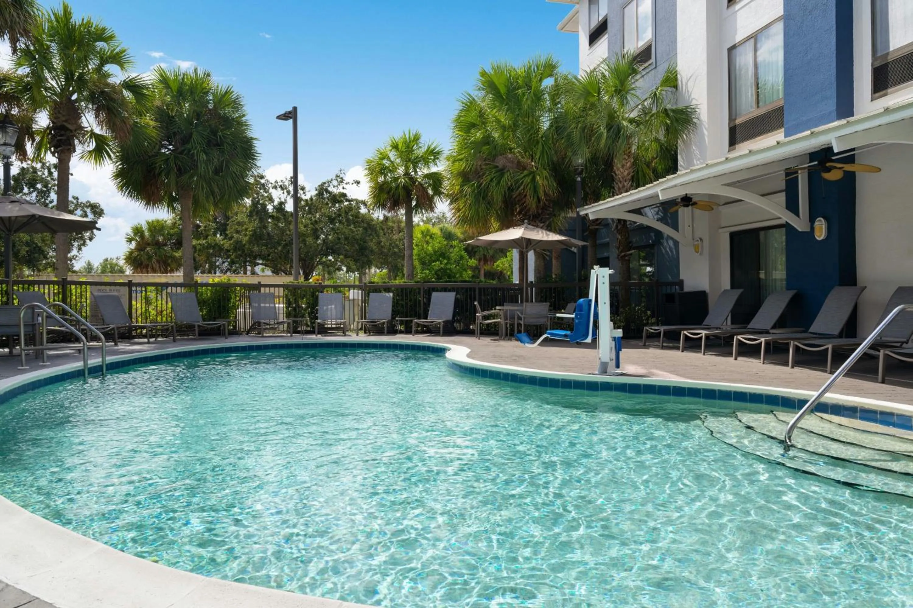 Swimming pool in SpringHill Suites Fort Myers Airport