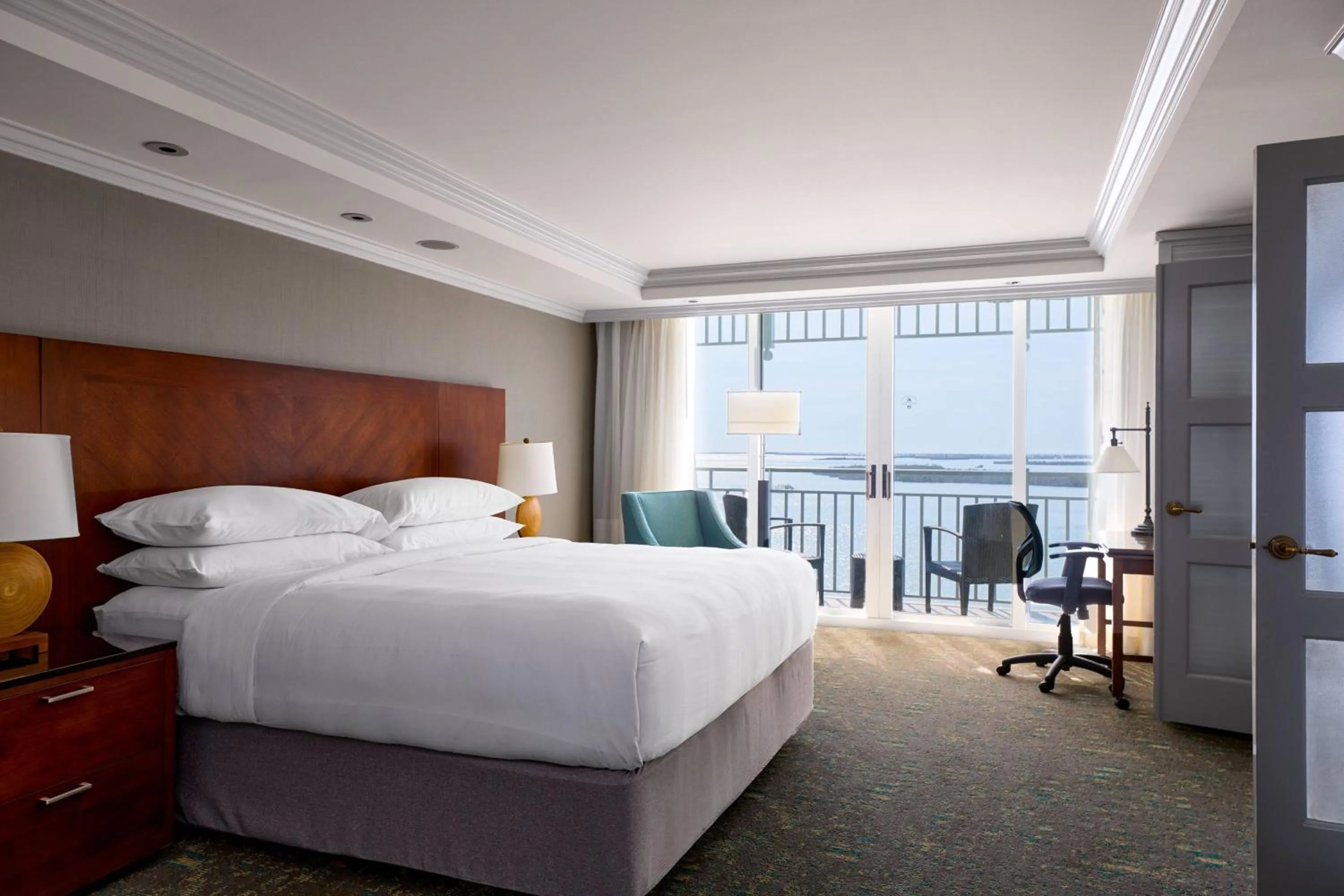 Bedroom, Bed in Marriott Sanibel Harbour Resort & Spa