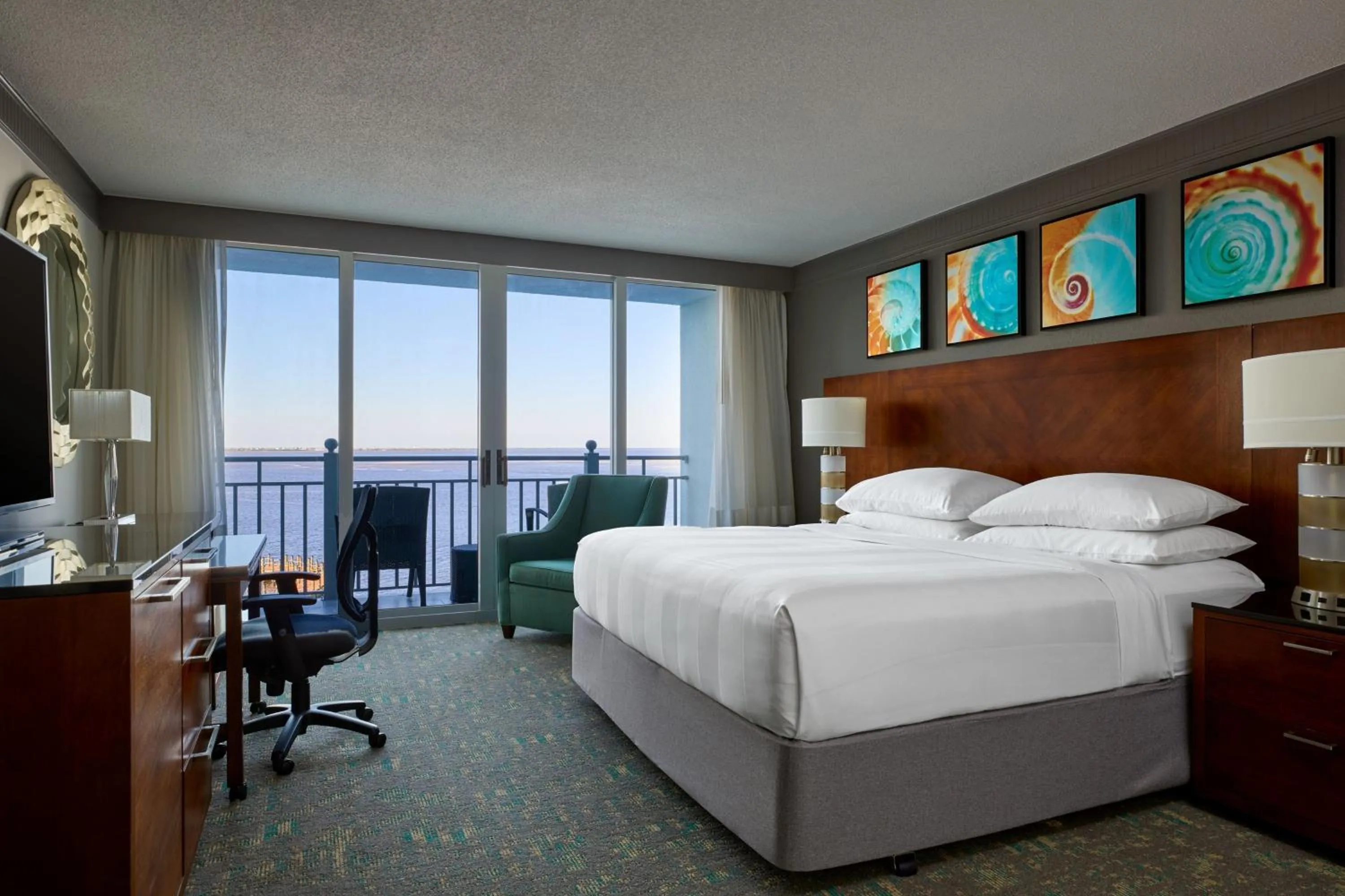 Photo of the whole room, Bed in Marriott Sanibel Harbour Resort & Spa