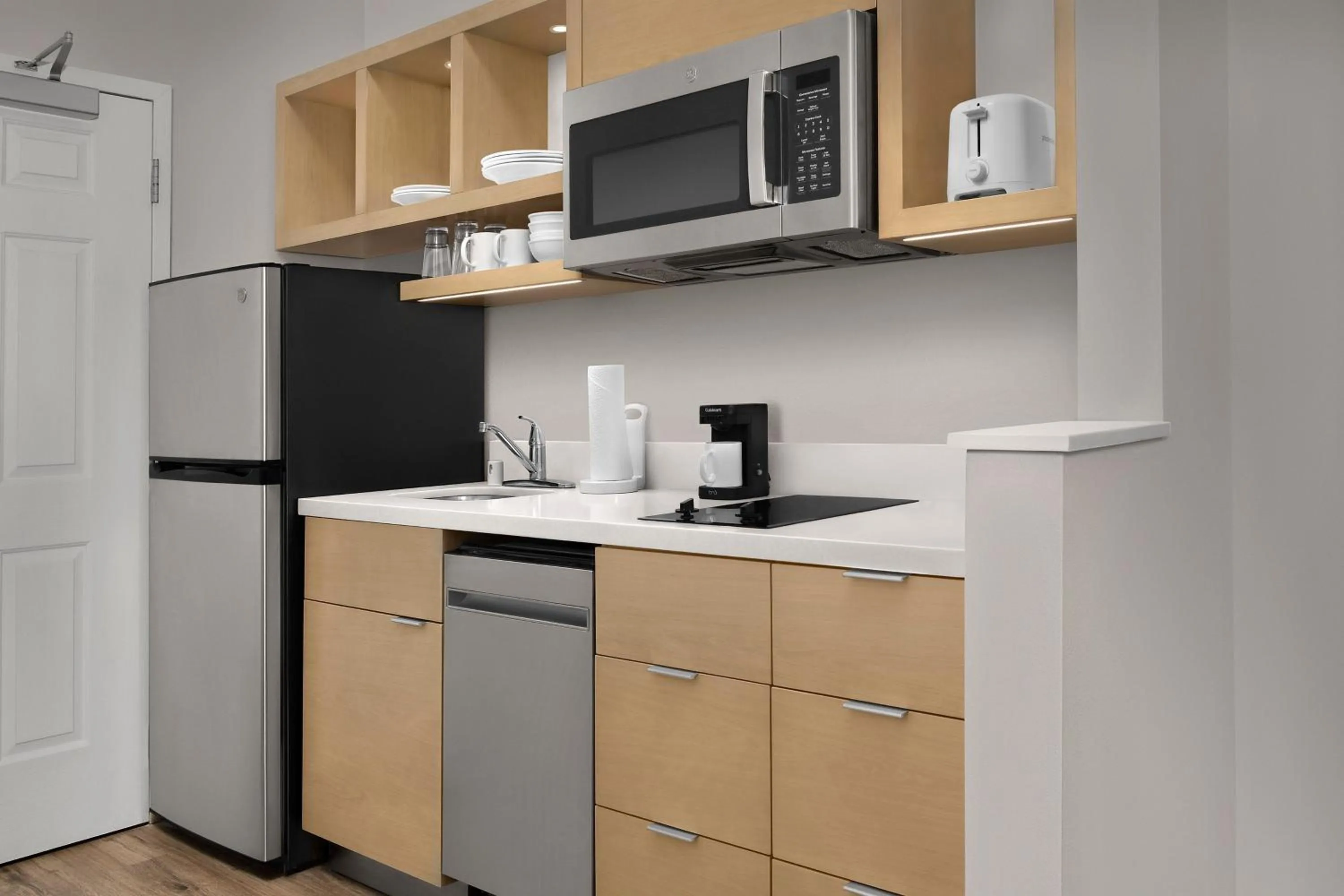 Kitchen or kitchenette in TownePlace Suites Sacramento Cal Expo