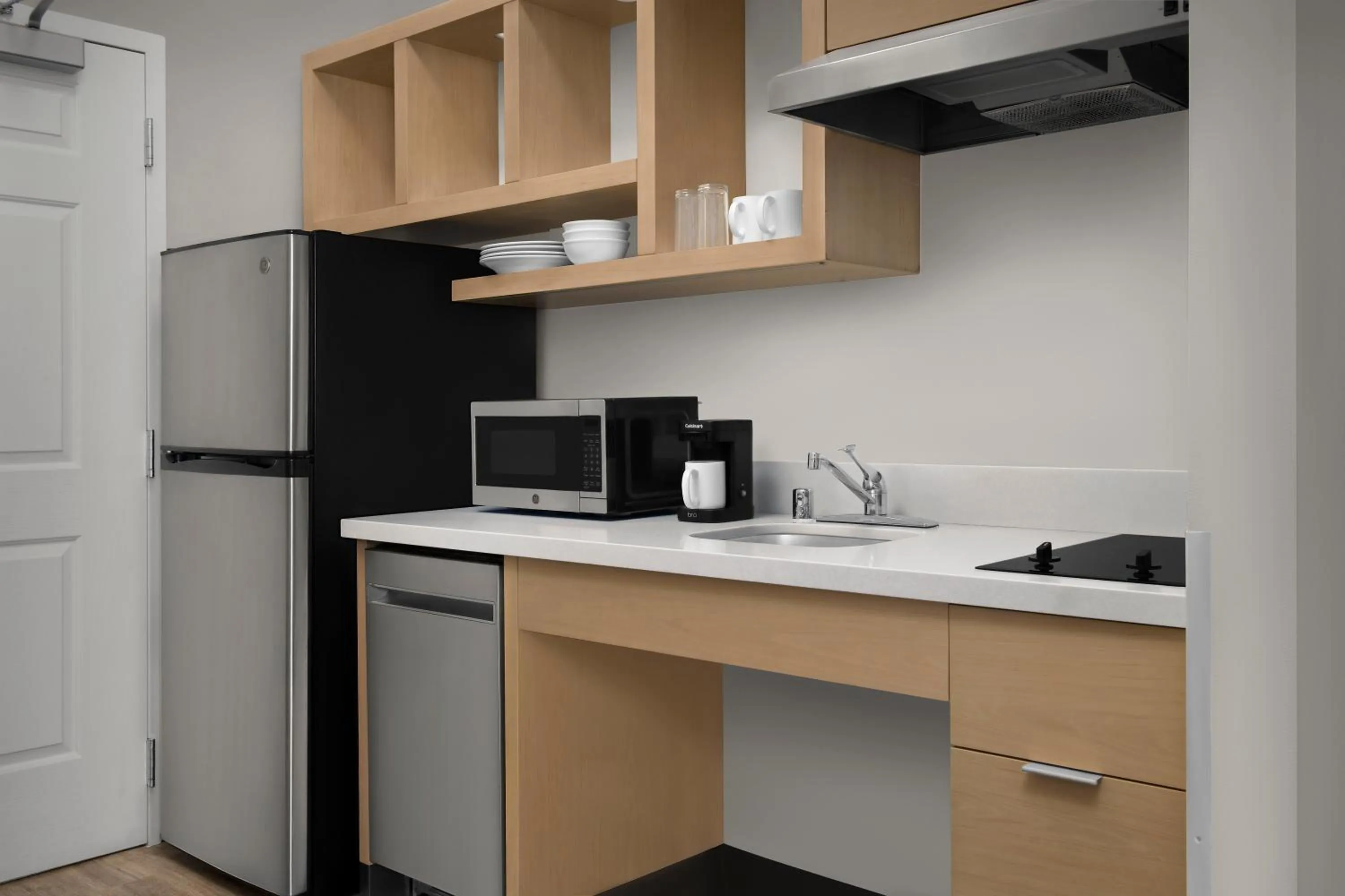 kitchen in TownePlace Suites Sacramento Cal Expo