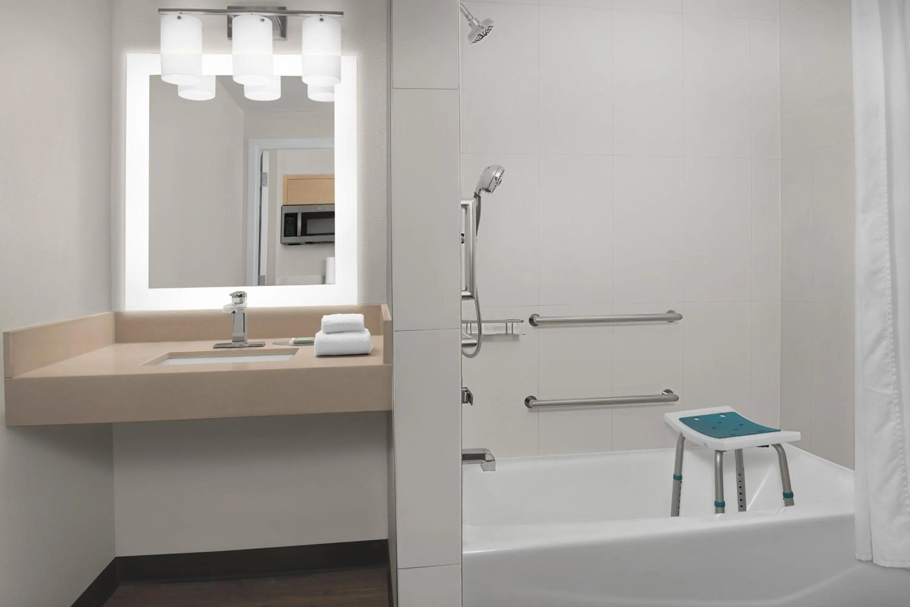 Bathroom in TownePlace Suites Sacramento Cal Expo