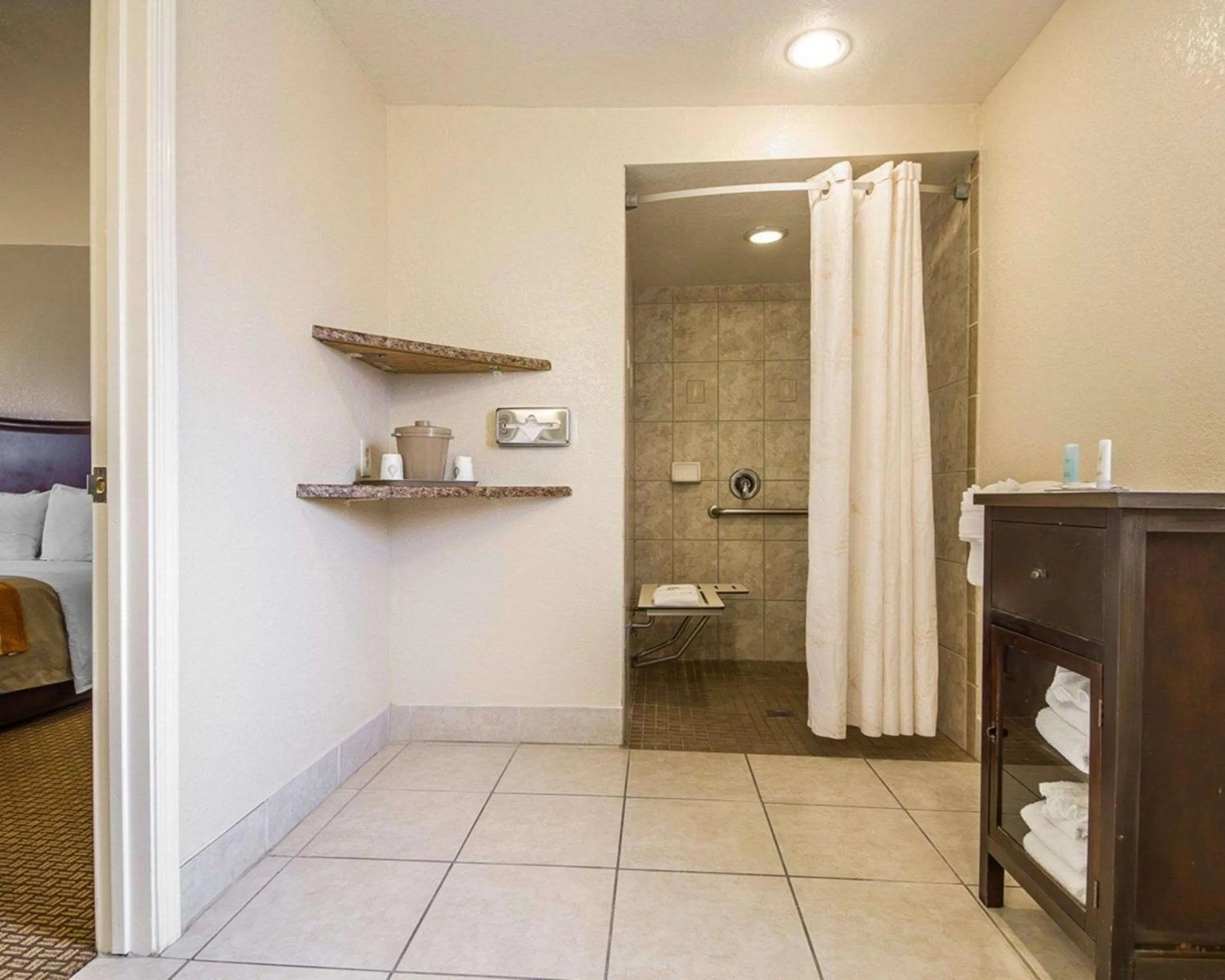 Bathroom in Blu Pacific Hotel