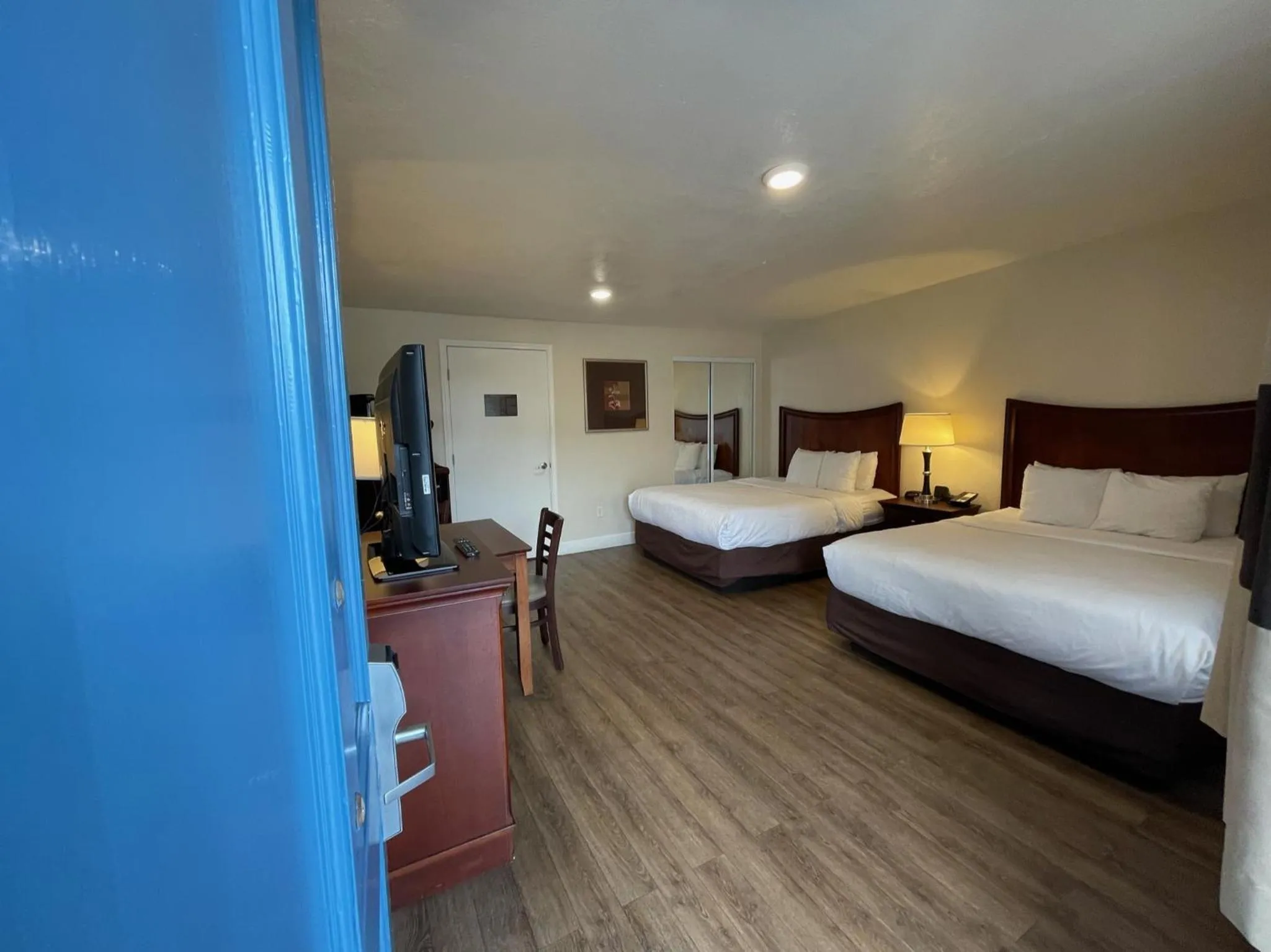 Photo of the whole room, Bed in Blu Pacific Hotel