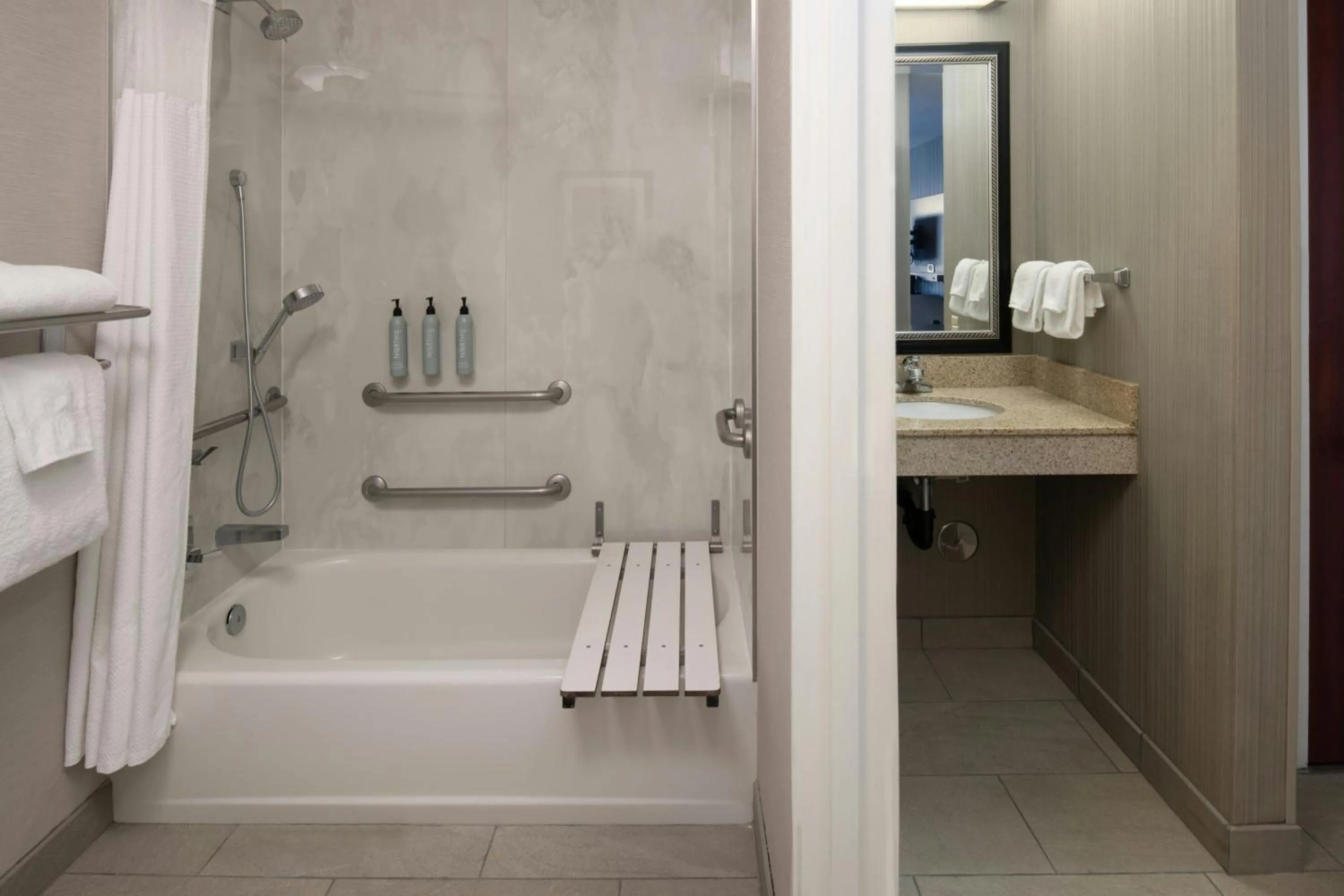 Bathroom in Courtyard by Marriott Vacaville