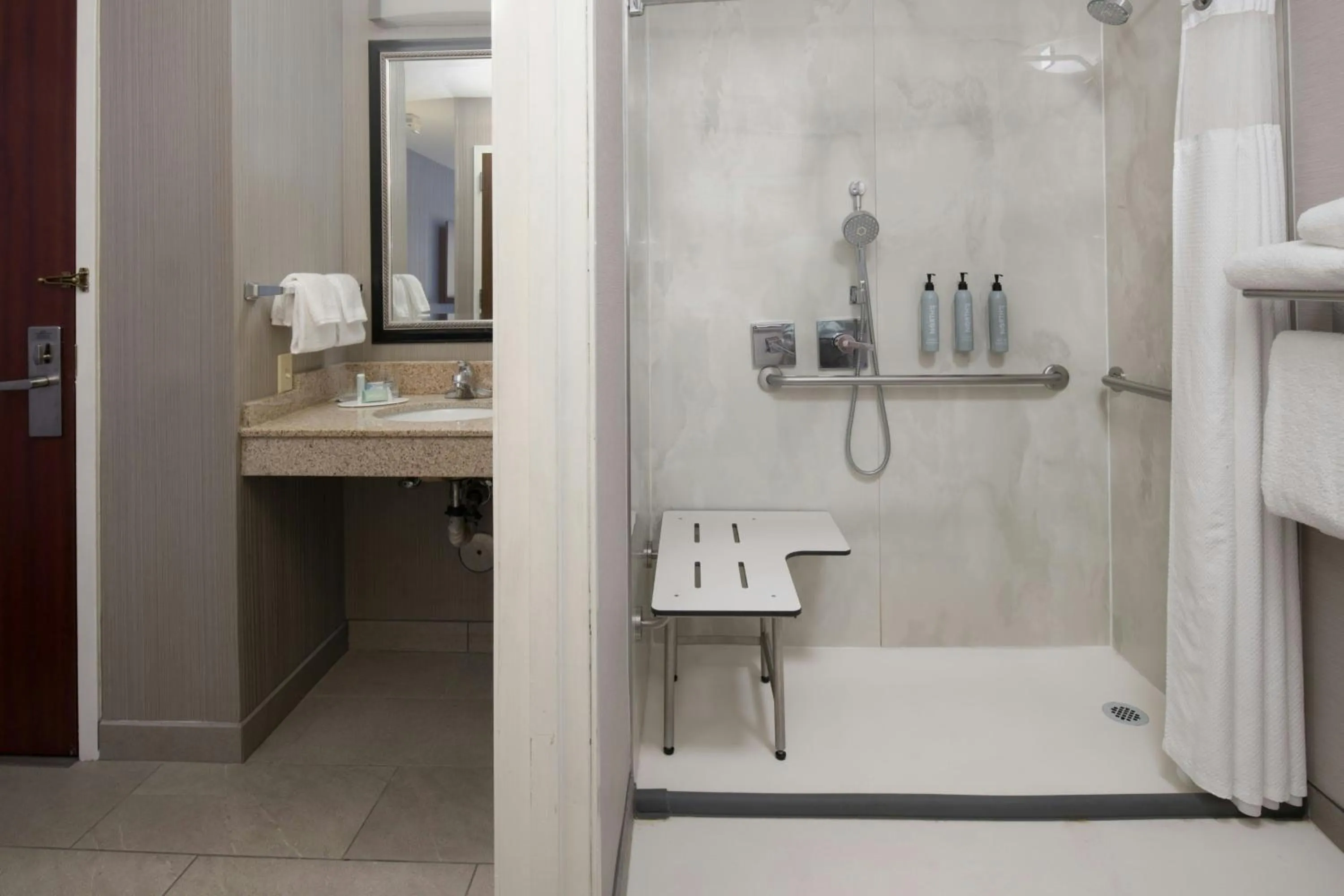 Bathroom in Courtyard by Marriott Vacaville