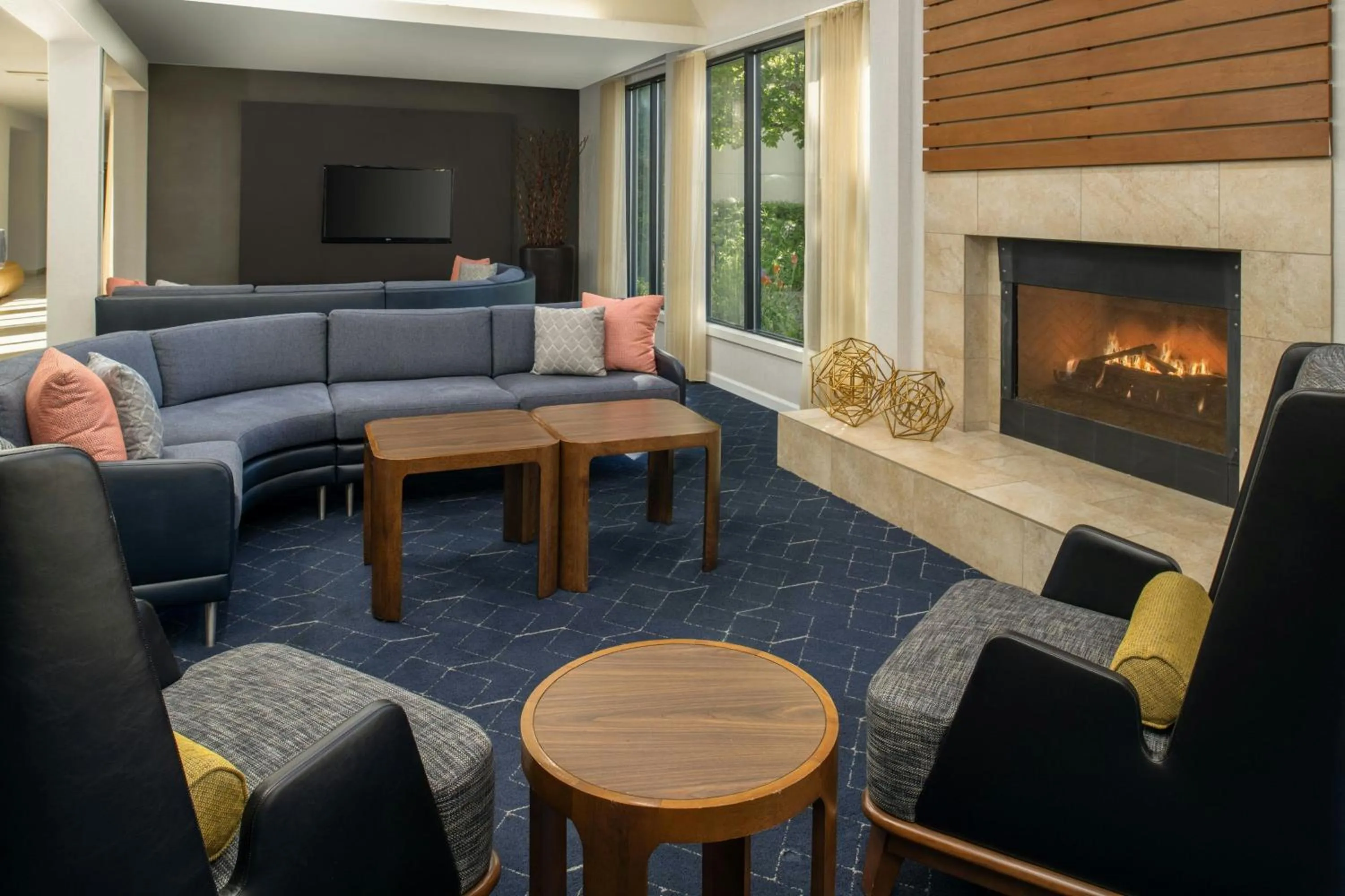 Lounge or bar in Courtyard by Marriott Vacaville