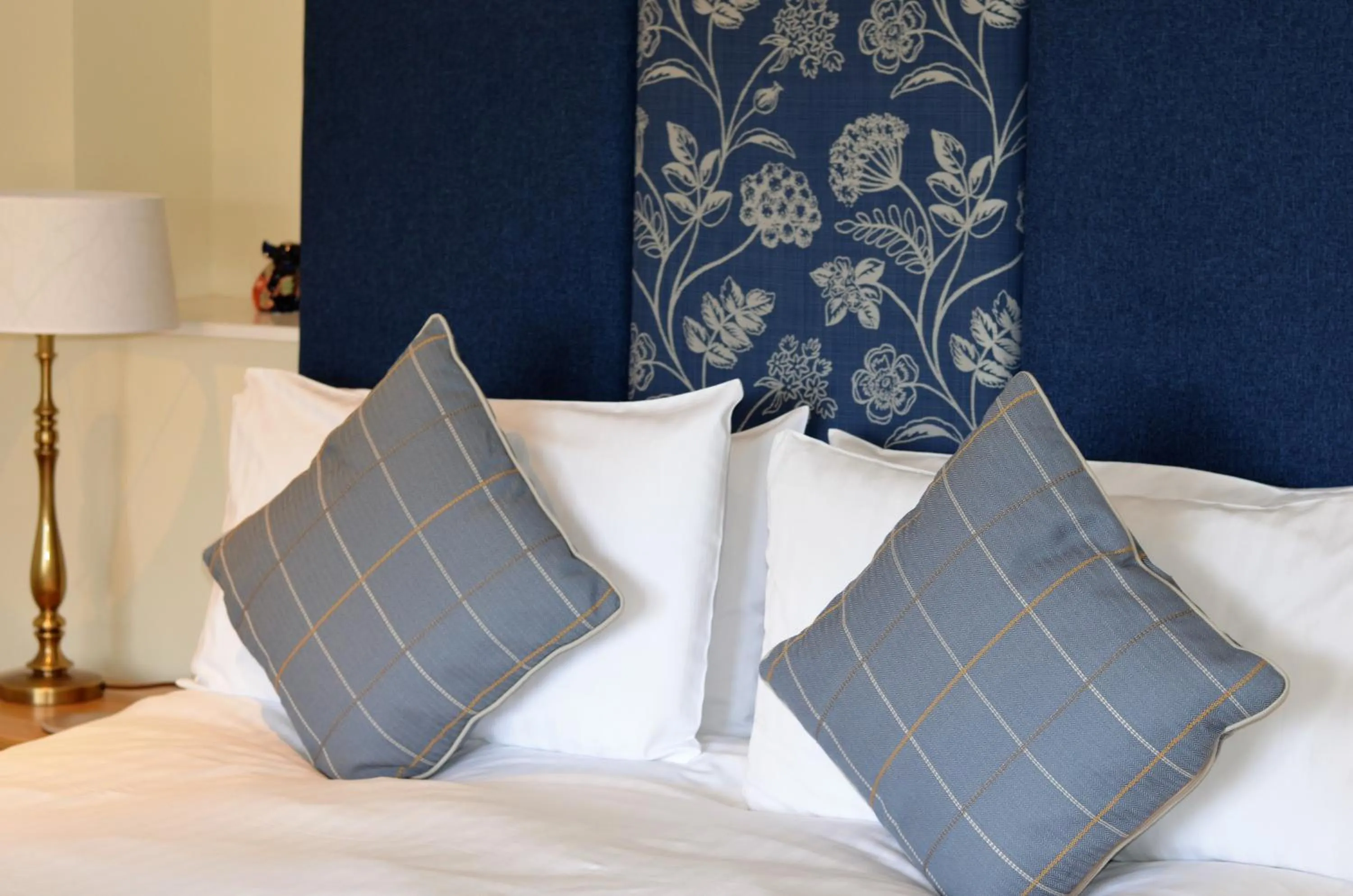 Bedroom, Bed in The Hood Arms