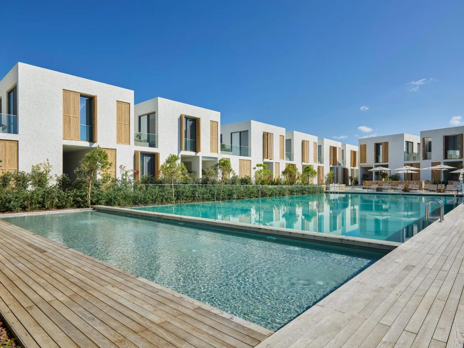 Swimming pool in Voyage Torba Hotel