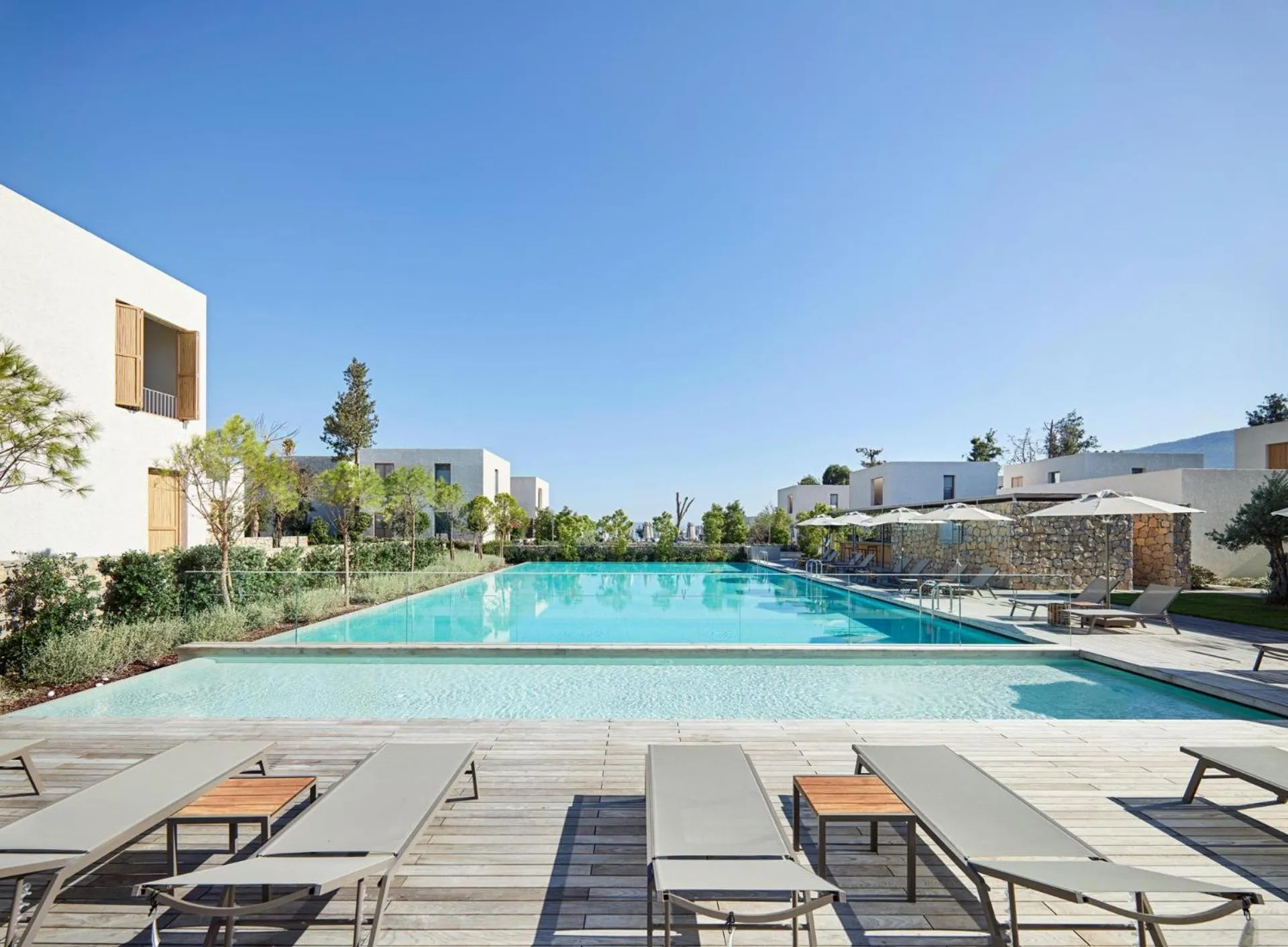 Swimming pool in Voyage Torba Hotel
