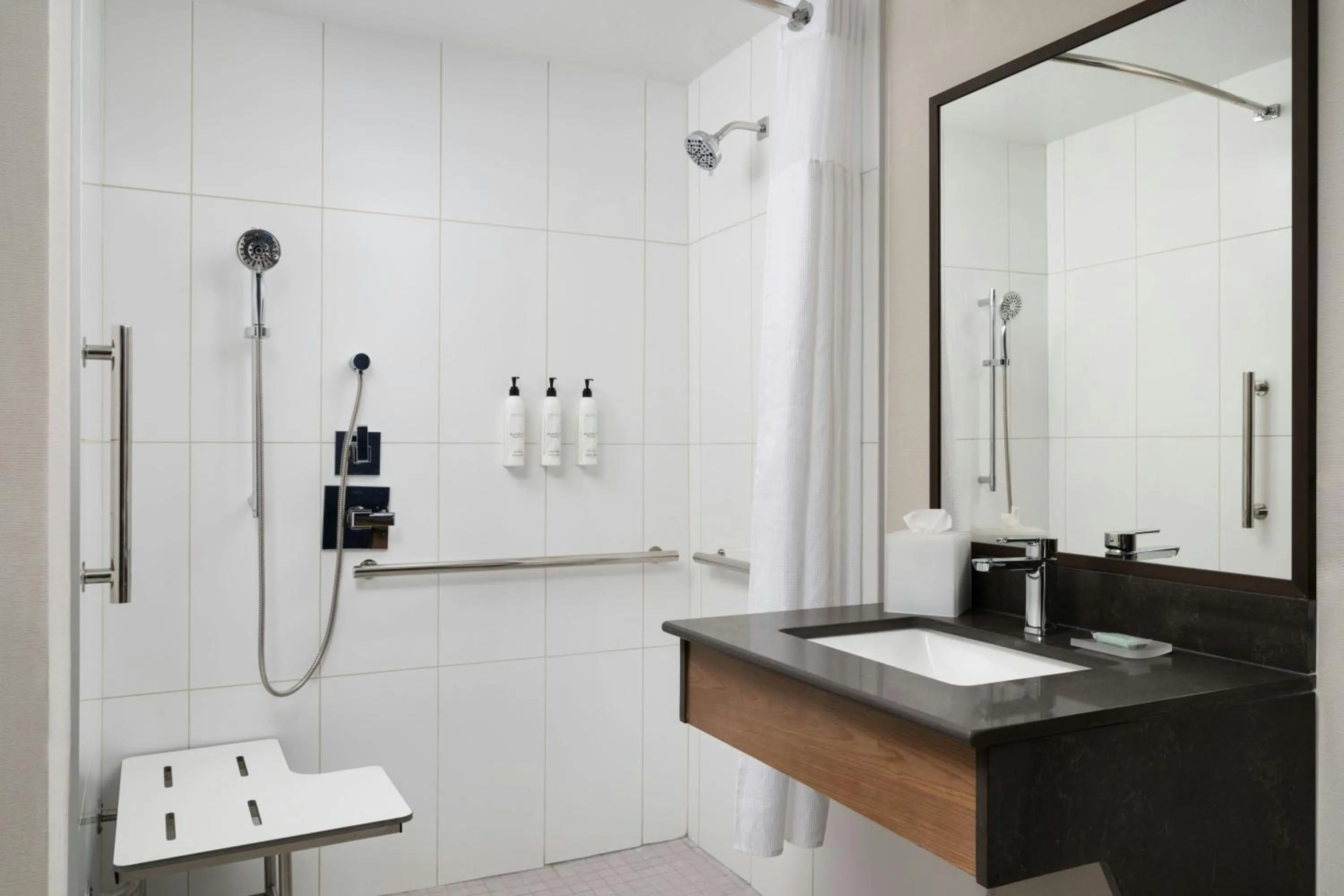 Bathroom in Fairfield Inn and Suites Sacramento Airport Natomas