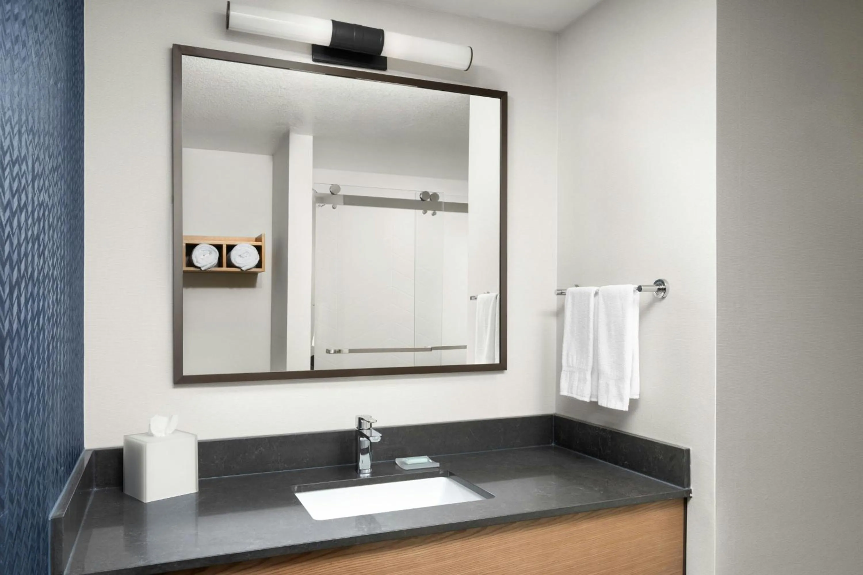 Bathroom in Fairfield Inn and Suites Sacramento Airport Natomas