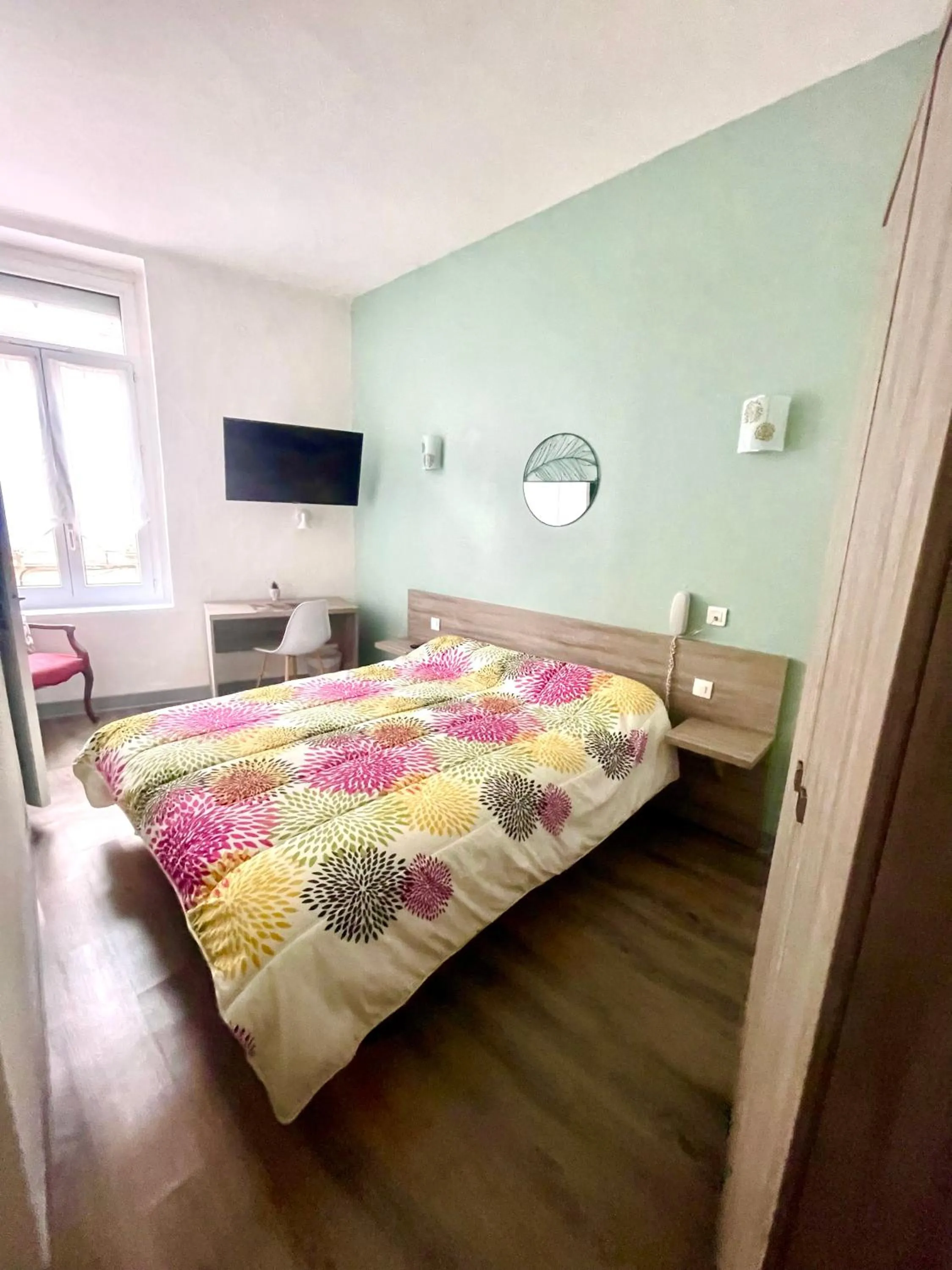 Bed in Hôtel Colisée-Verdun Centre Gare Saint-Roch