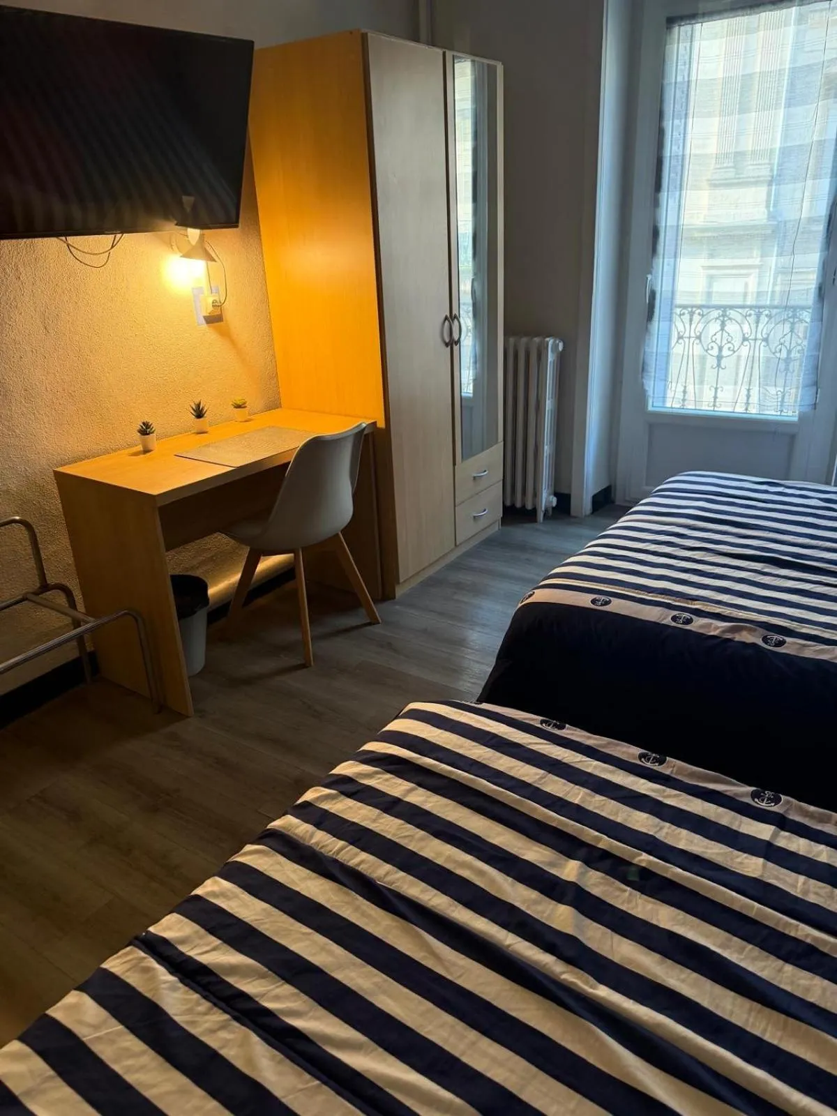 Bed in Hôtel Colisée-Verdun Centre Gare Saint-Roch