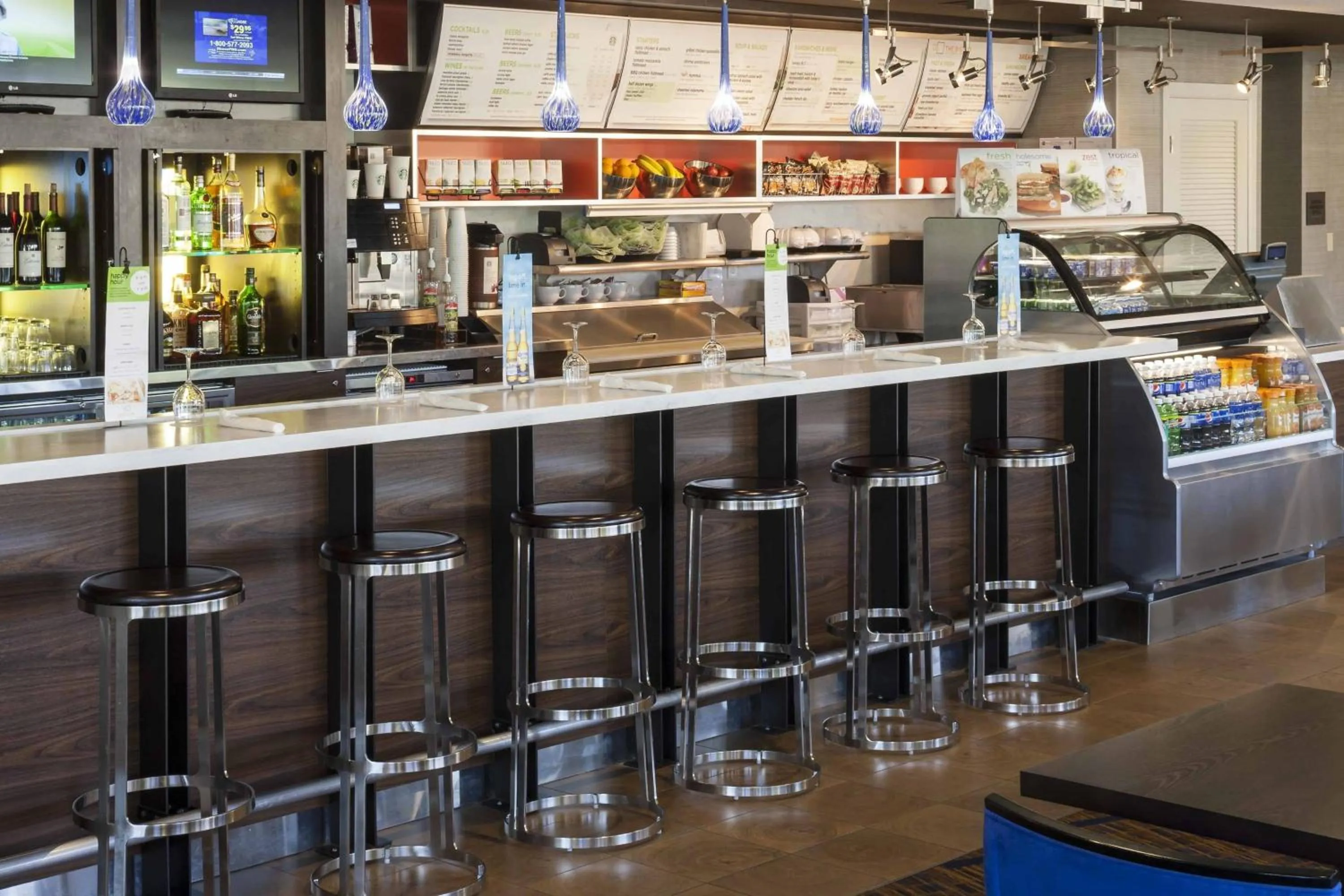 Restaurant/places to eat in Courtyard by Marriott San Diego Rancho Bernardo