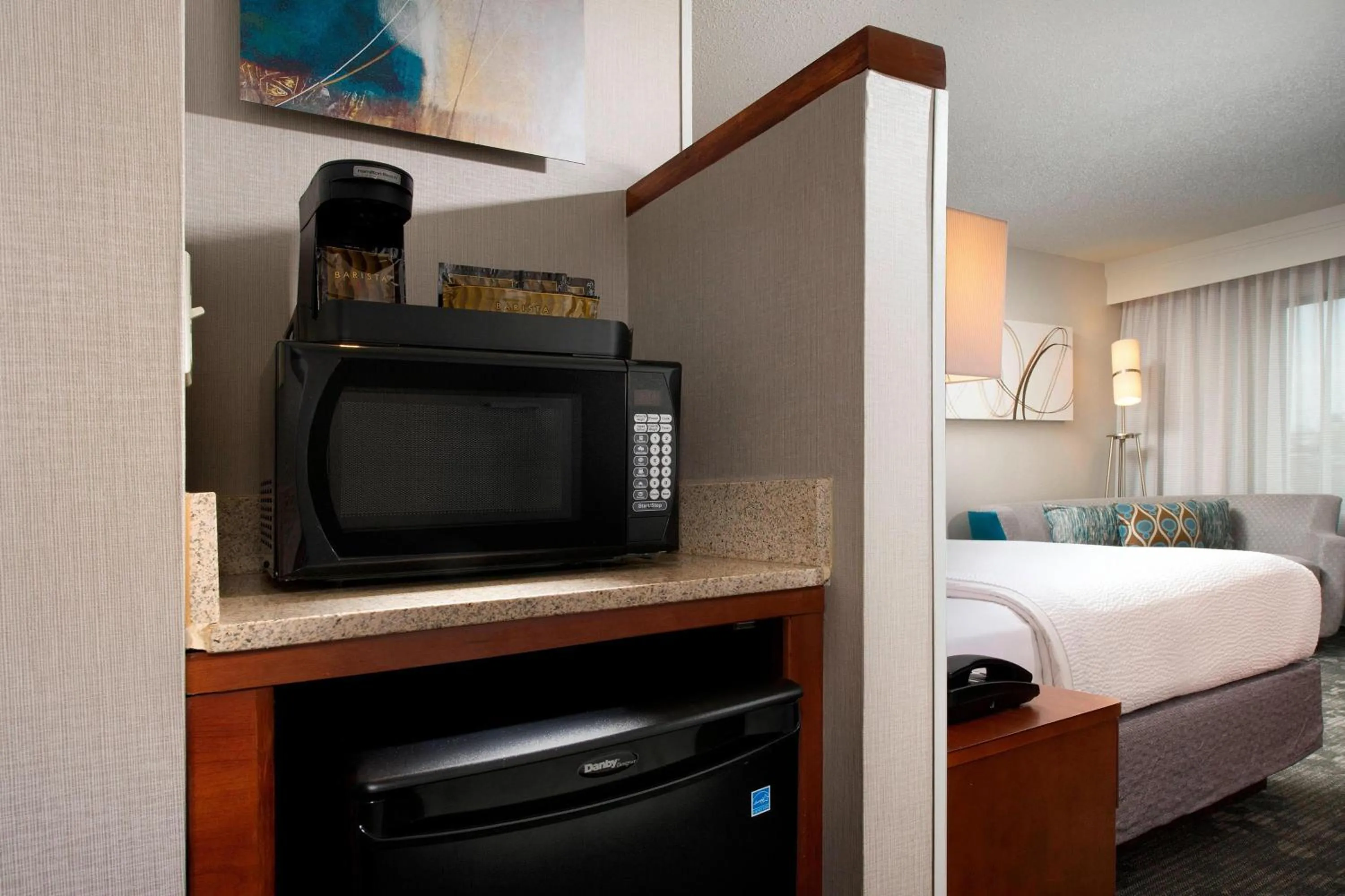 Photo of the whole room, Bed in Courtyard by Marriott San Antonio SeaWorld/Lackland