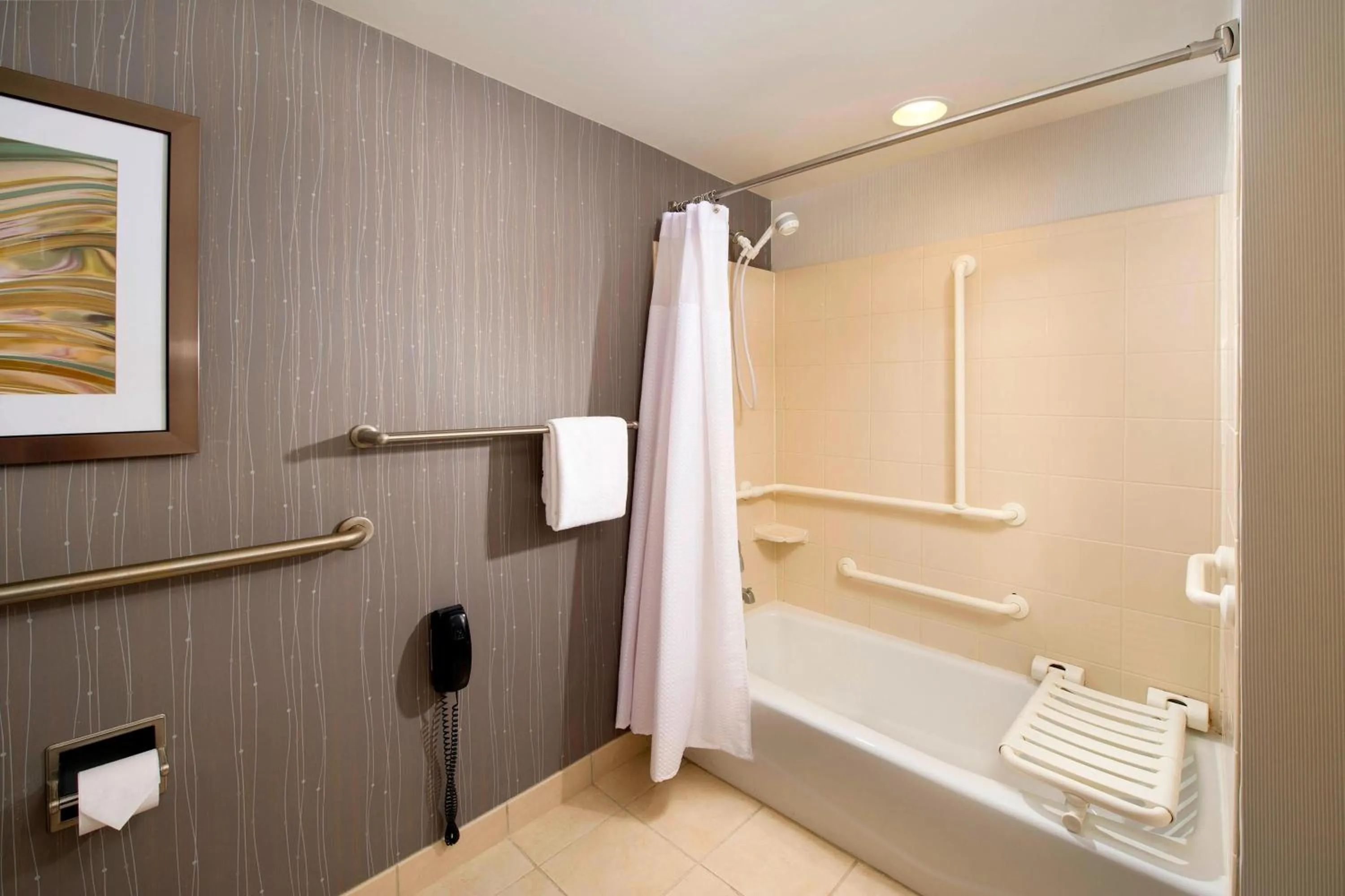 Bathroom in Courtyard by Marriott San Antonio SeaWorld/Lackland