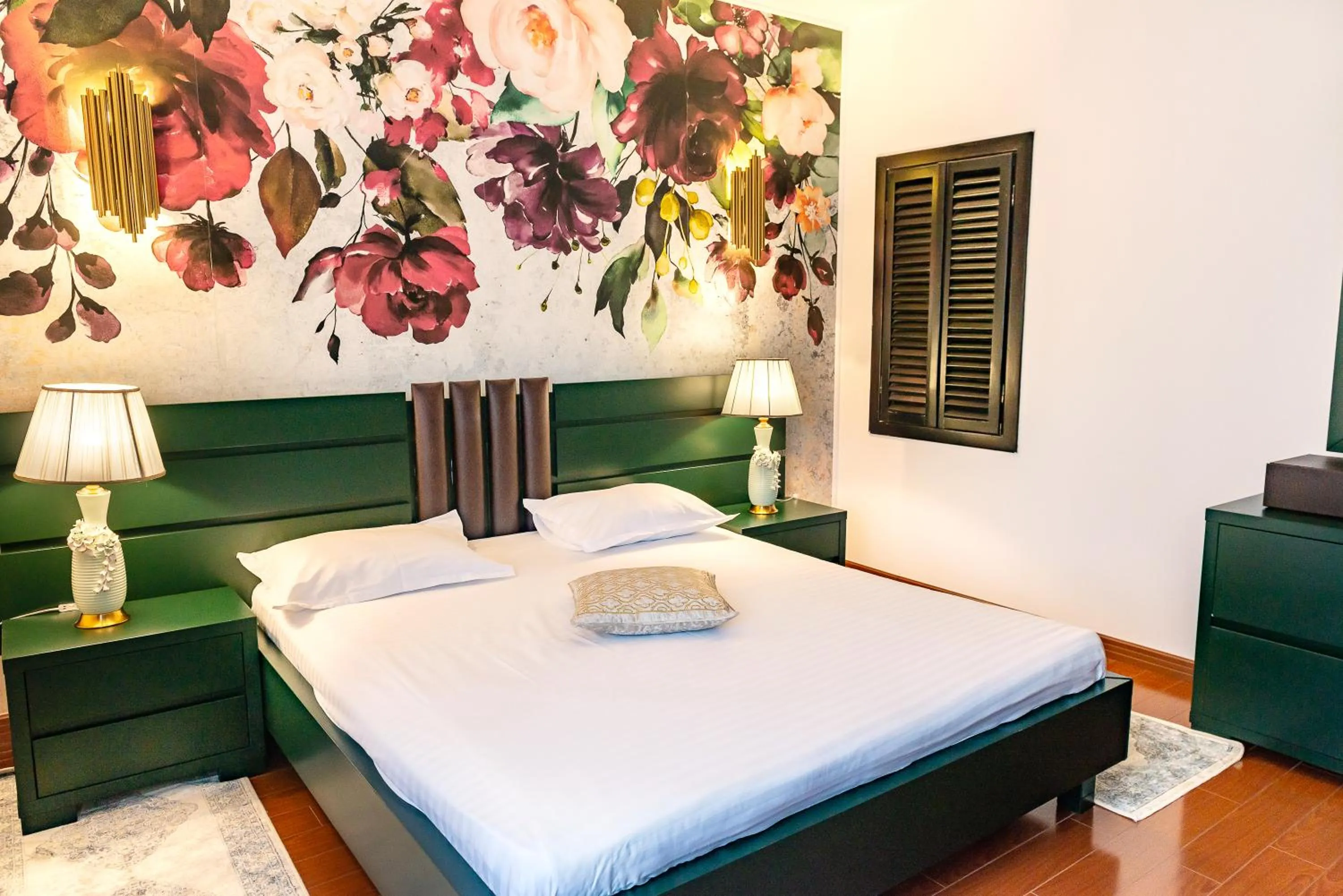 Bed in Phoenicia Suites Baneasa