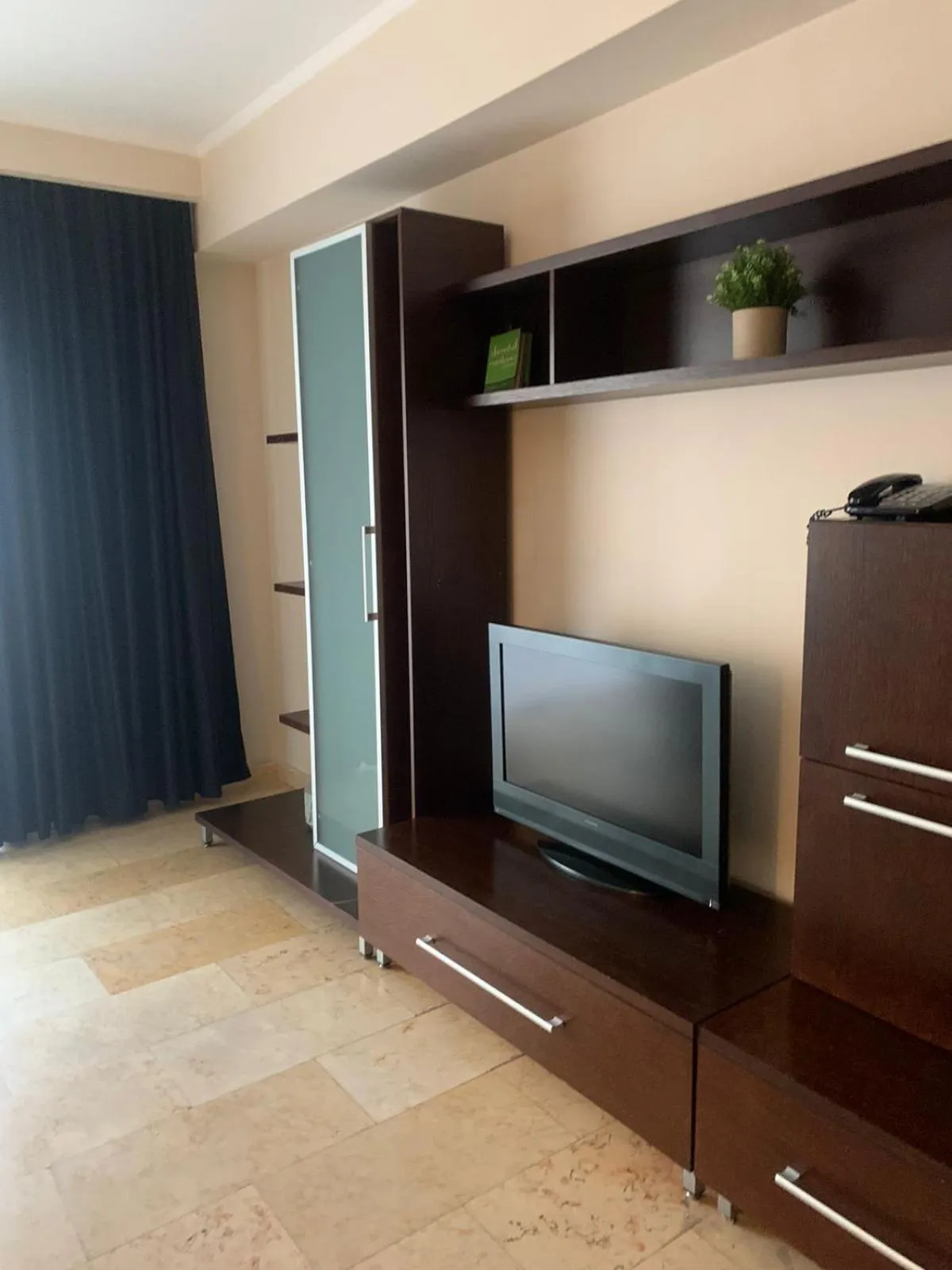 TV and multimedia in Phoenicia Suites Baneasa