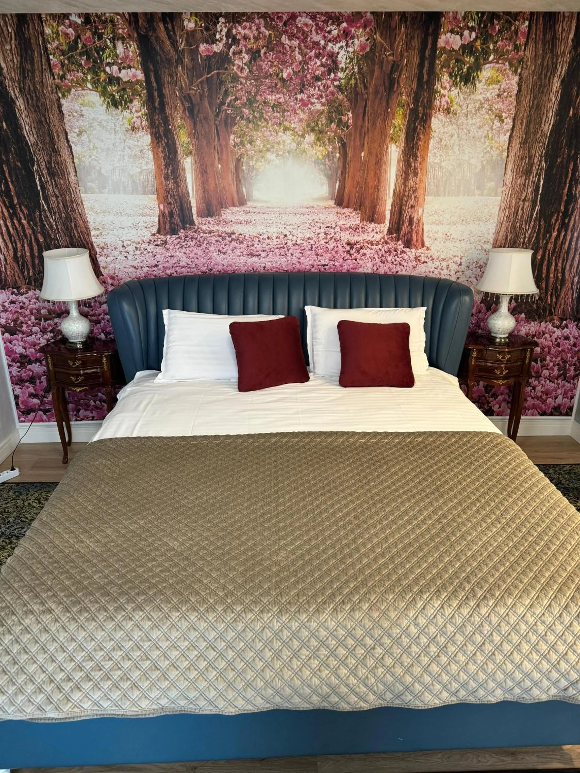 Bed in Phoenicia Suites Baneasa