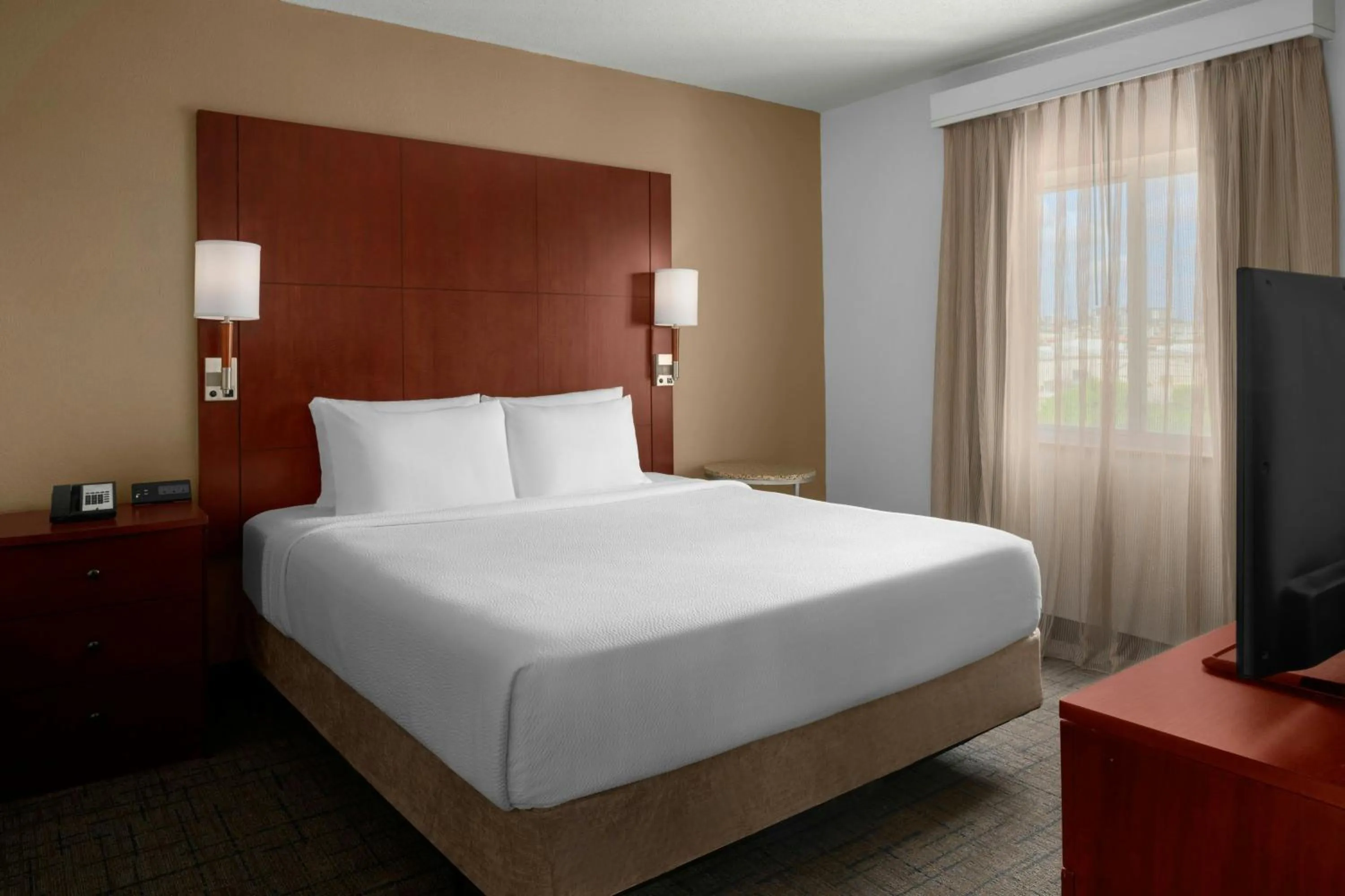 Photo of the whole room, Bed in Residence Inn by Marriott San Antonio Six Flags at The RIM