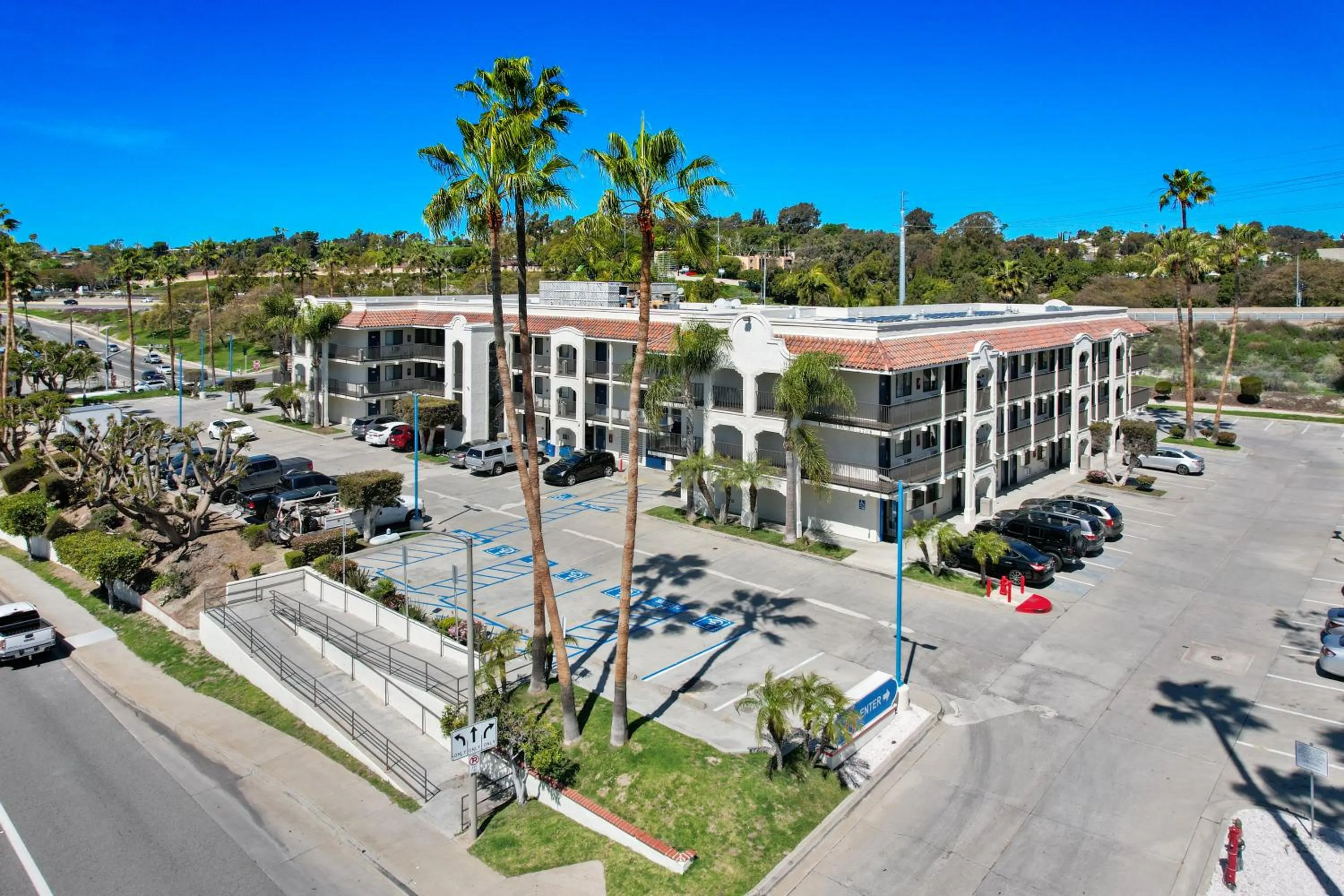 Property building in Motel 6-Oceanside, CA