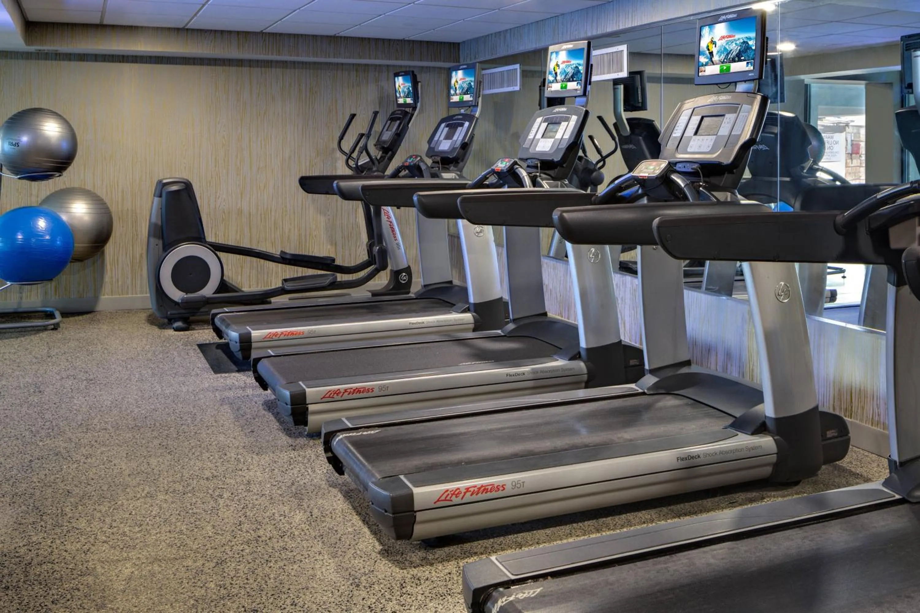 Fitness centre/facilities in San Antonio Marriott Northwest Medical Center