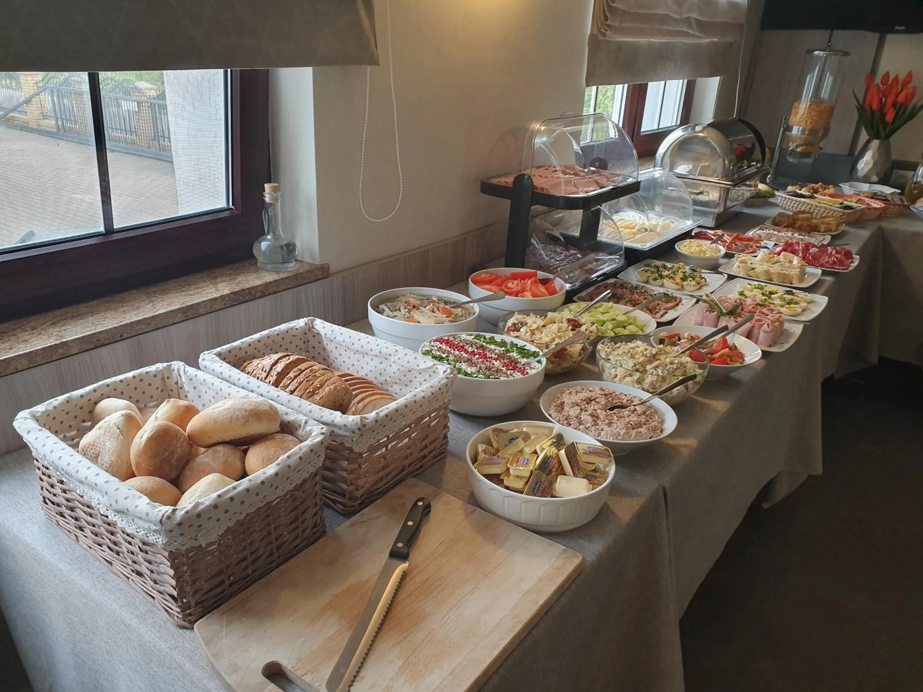 Buffet breakfast in Hotel Pomorski