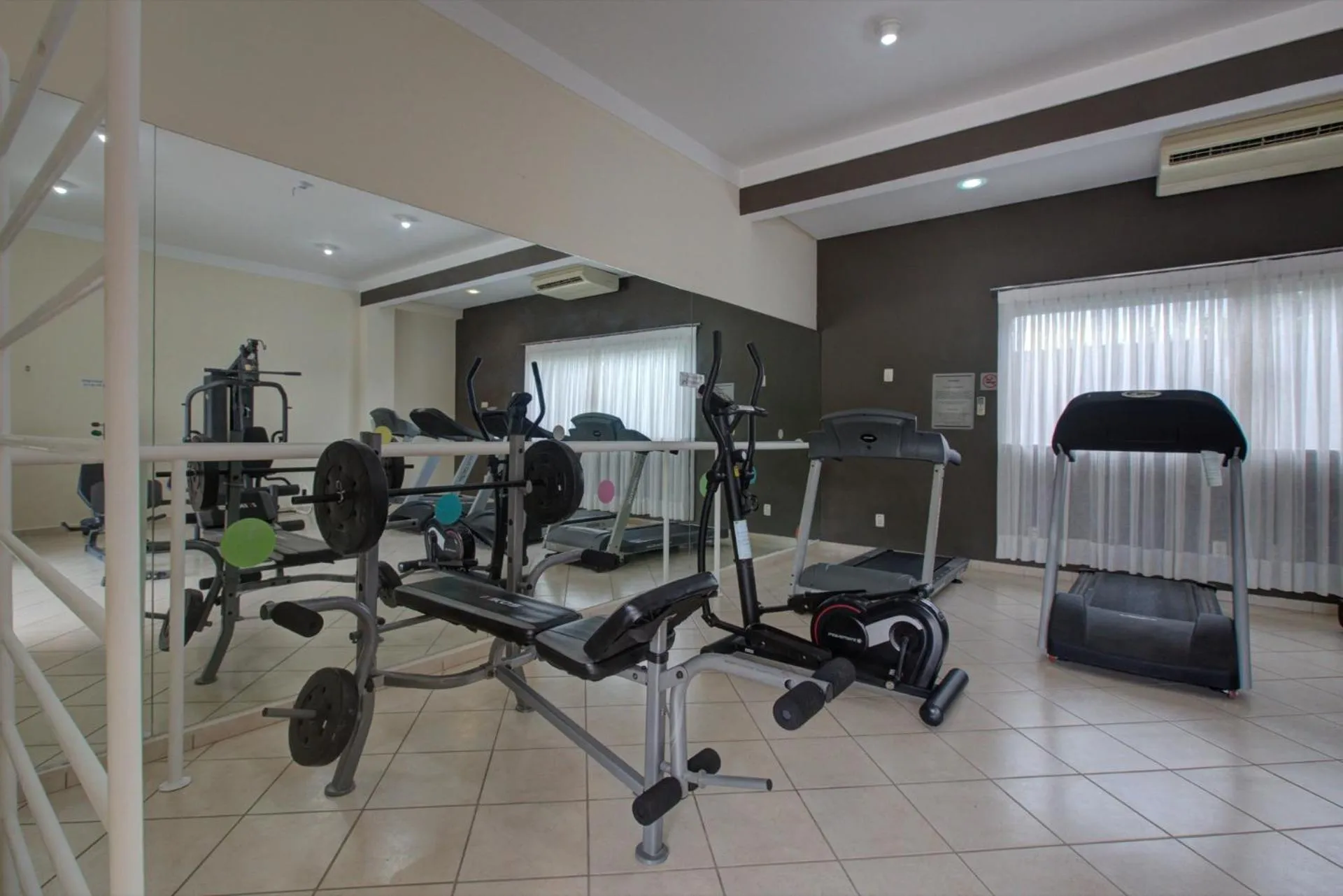 Fitness centre/facilities in Quality Hotel Jundiaí