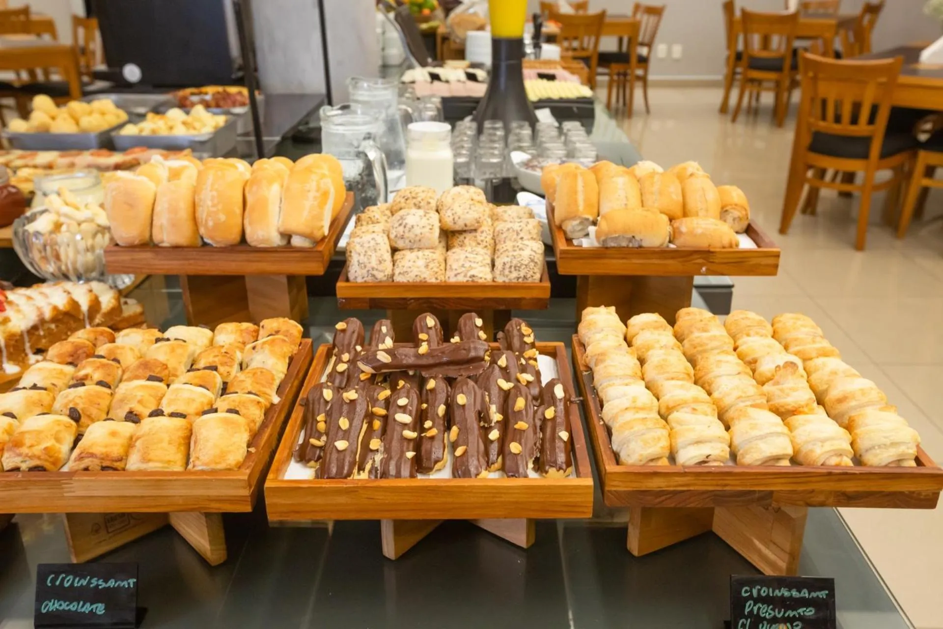 Buffet breakfast in Quality Hotel Jundiaí