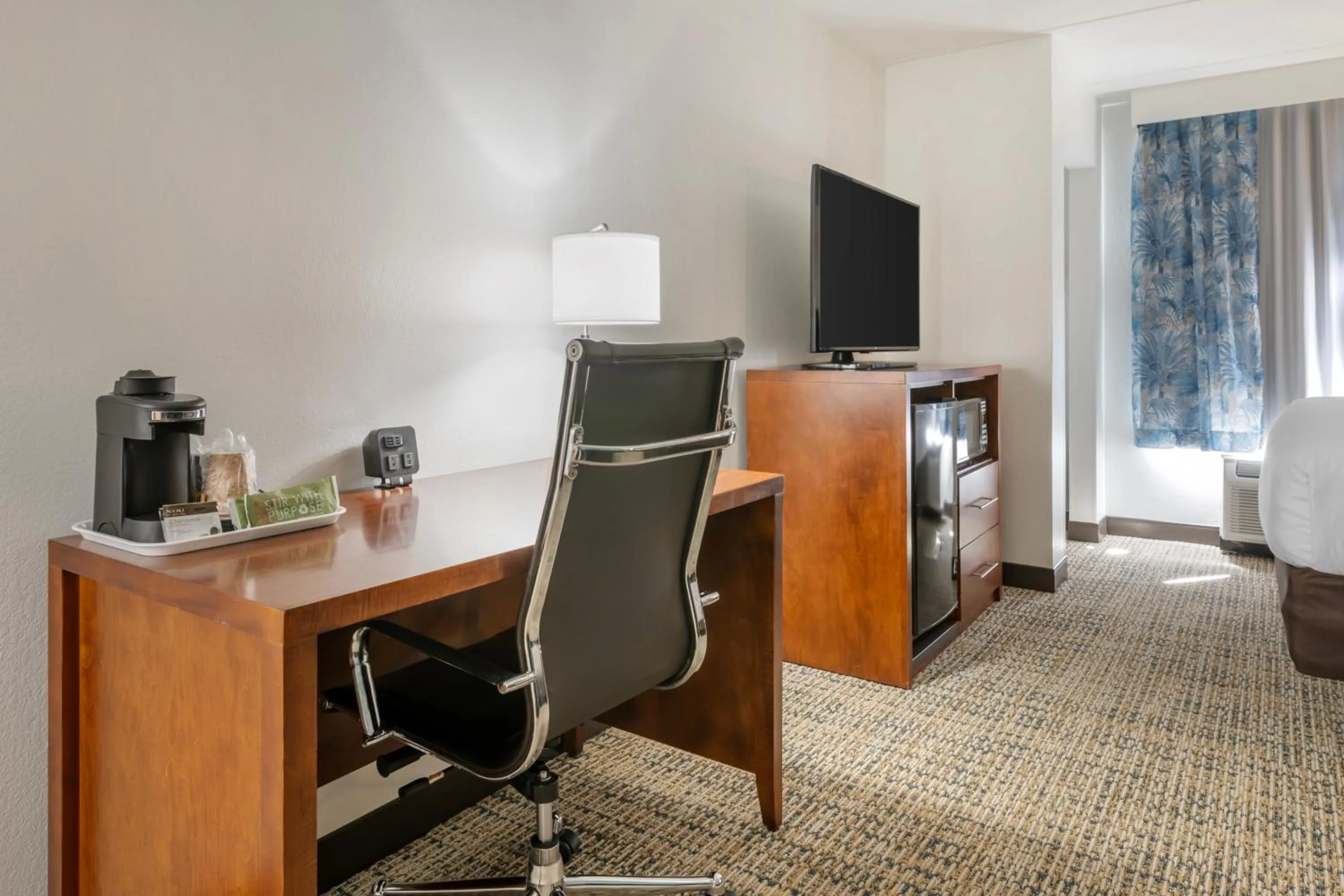 Seating area in Surf and Sand Fernandina Beach at Amelia Island, an Ascend Collection Hotel