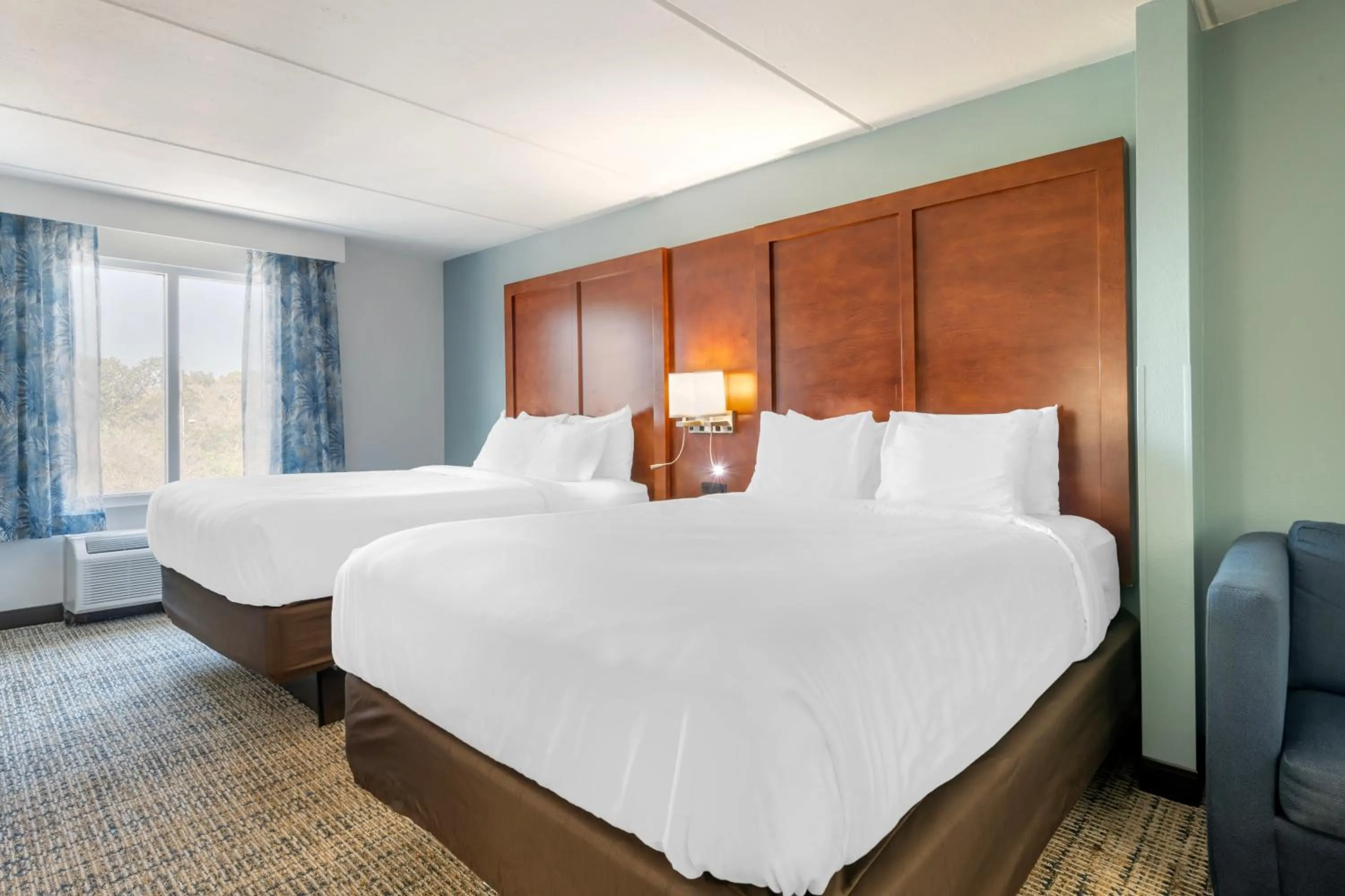 Bed in Surf and Sand Fernandina Beach at Amelia Island, an Ascend Collection Hotel