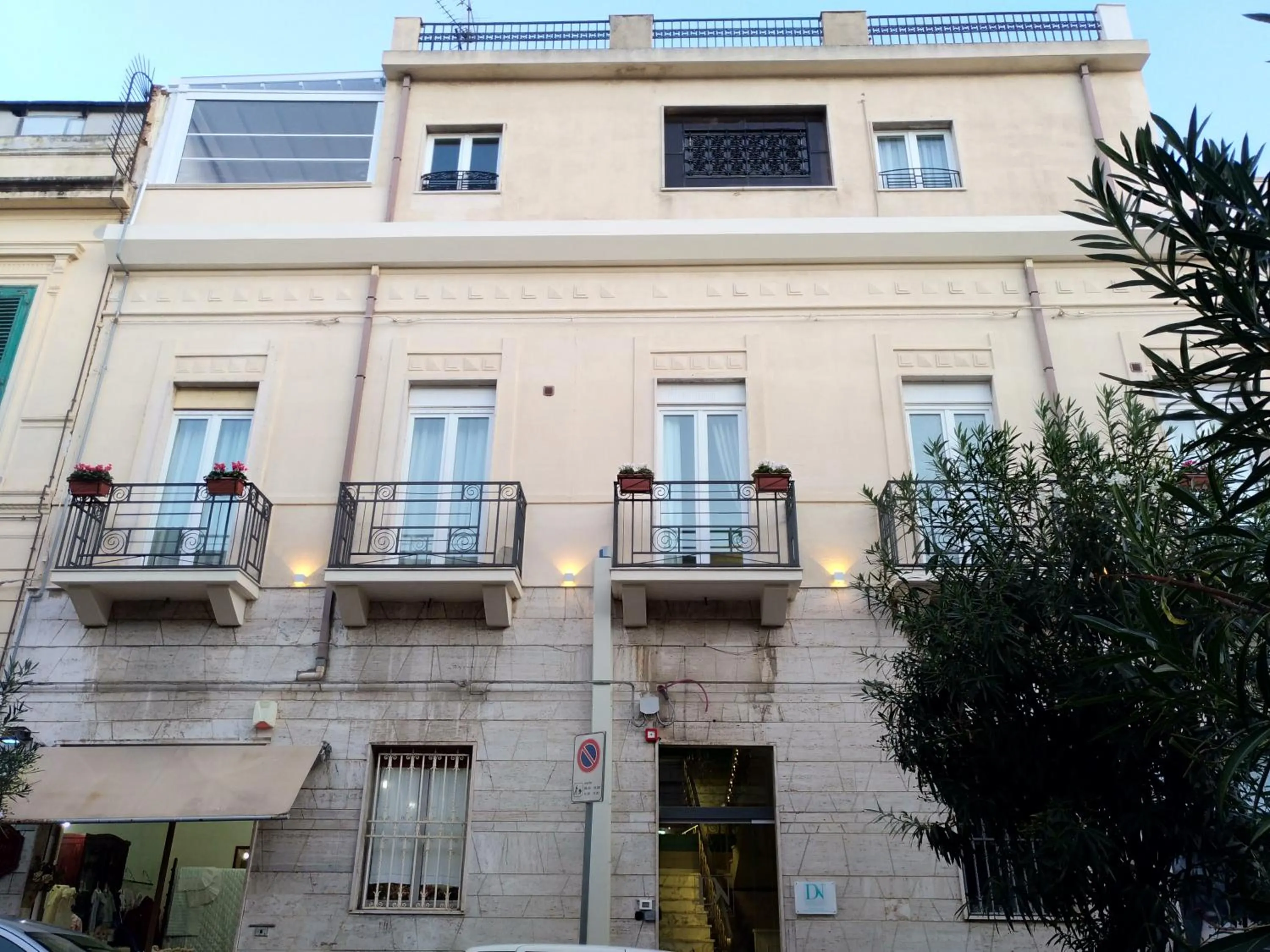 Facade/entrance in Domus Nova